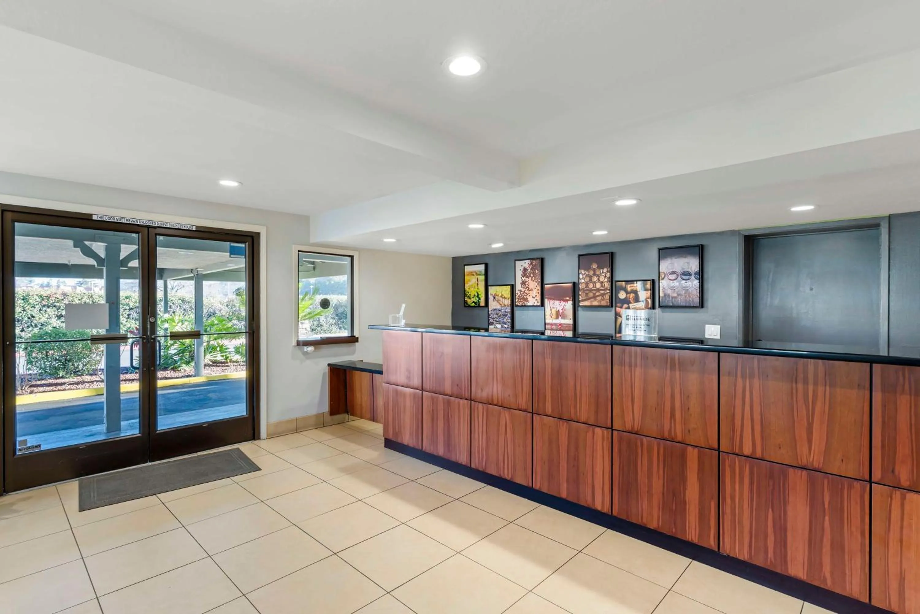 Lobby or reception in Best Western Cordelia Inn