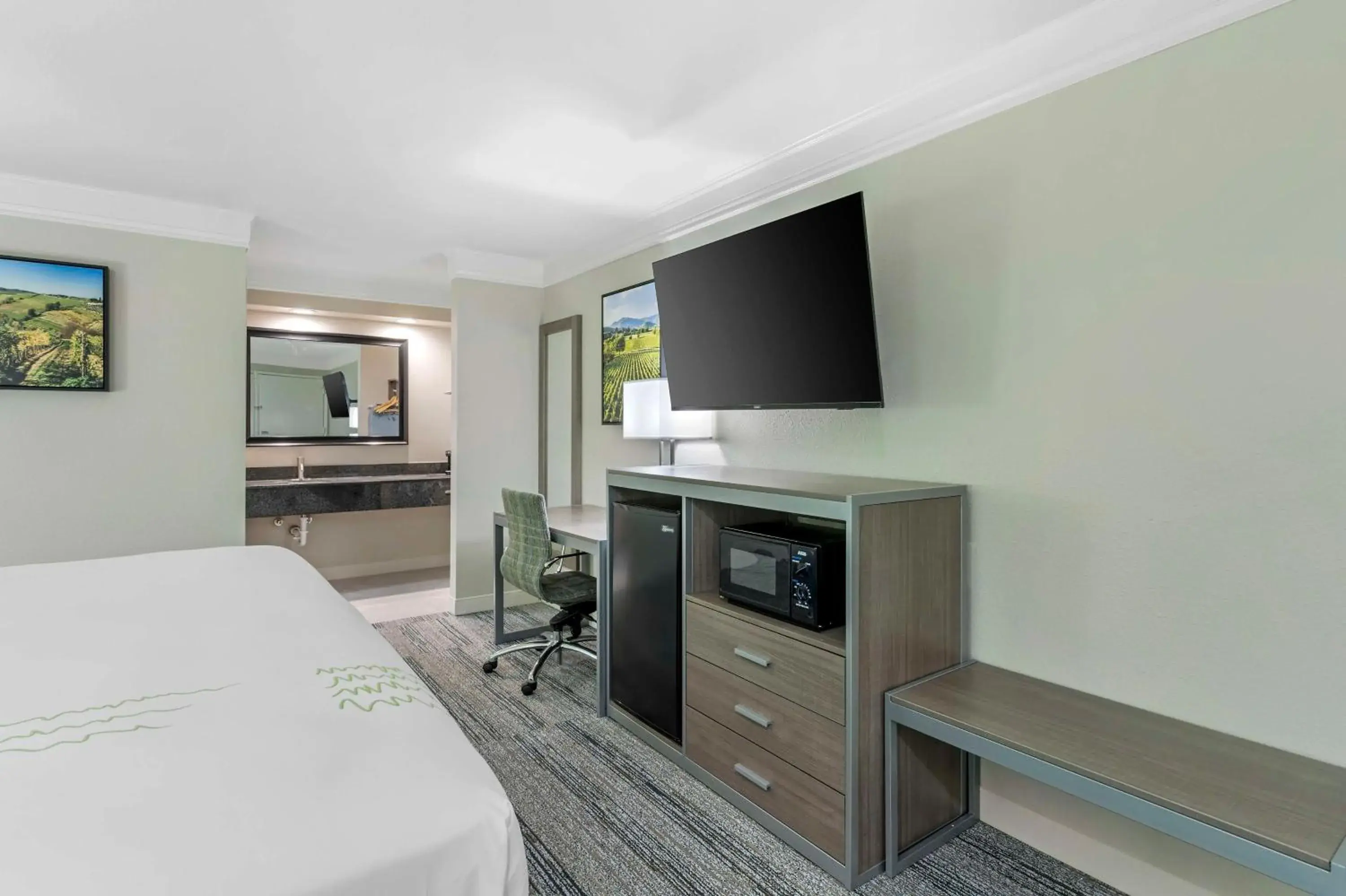 Other, Bed in Best Western Cordelia Inn Other, Bed in Best Western Cordelia Inn