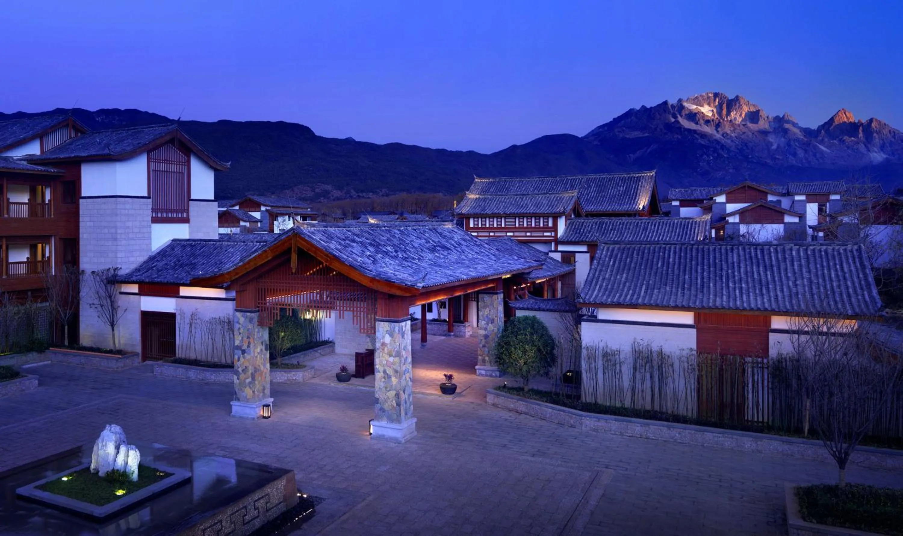 Property building in Jinmao Purelax Lijiang, The Unbound Collection By HYATT