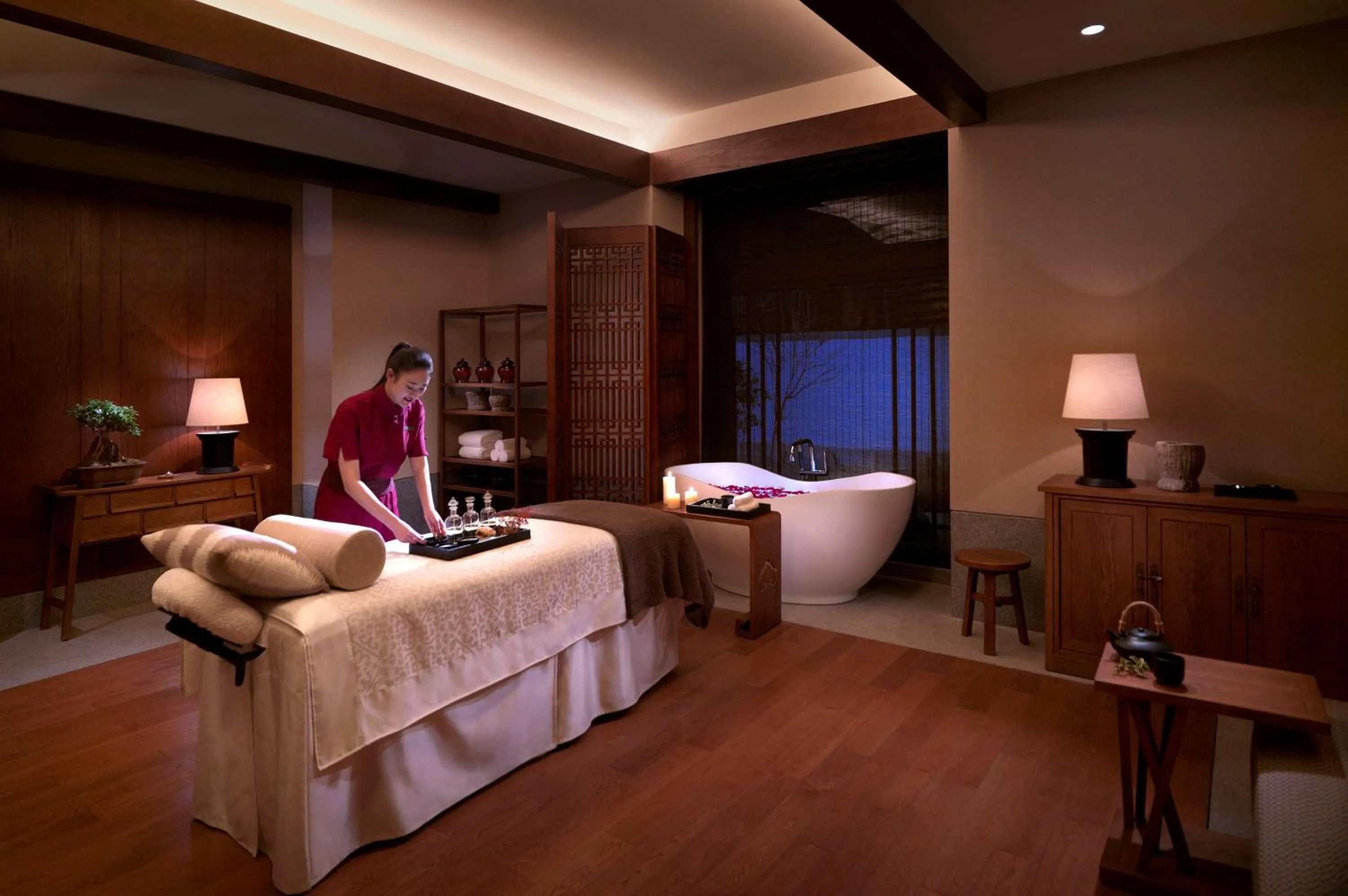 Spa and wellness centre/facilities, Bed in Jinmao Purelax Lijiang, The Unbound Collection By HYATT