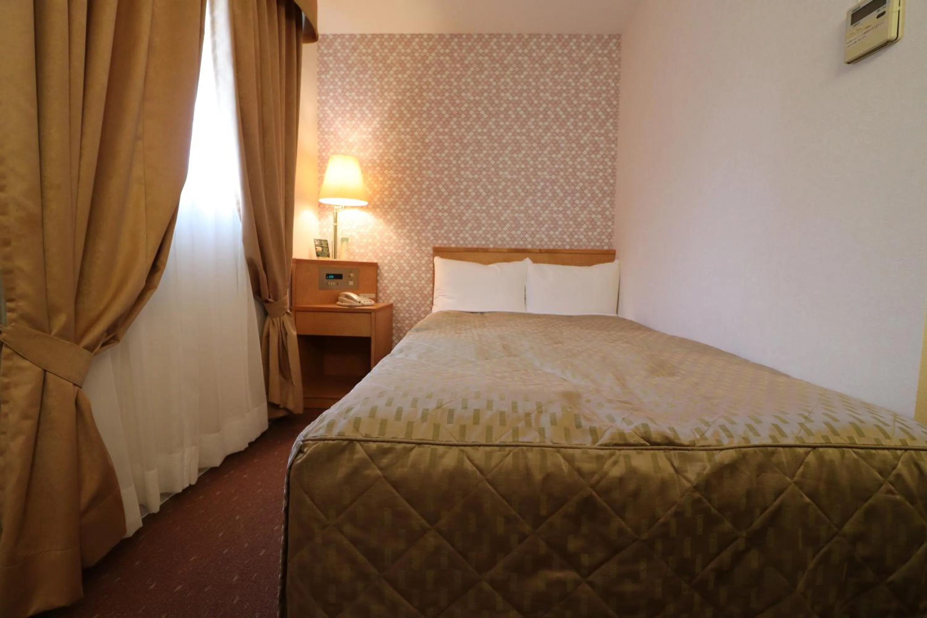 Single Room - Smoking (2 adult) in Hotel Premium Green Sovereign