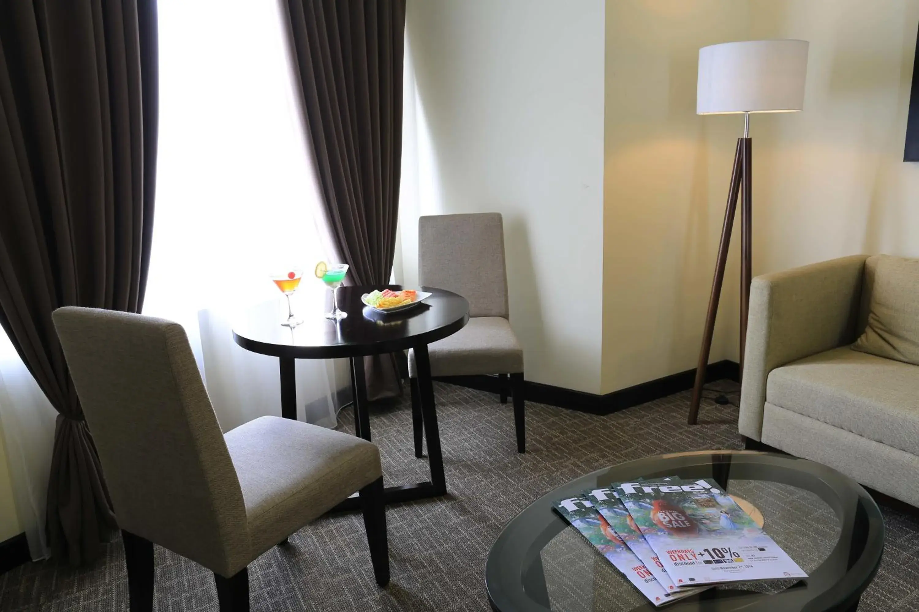 Living room, Seating Area in Cipta Hotel Pancoran Living room, Seating Area in Cipta Hotel Pancoran