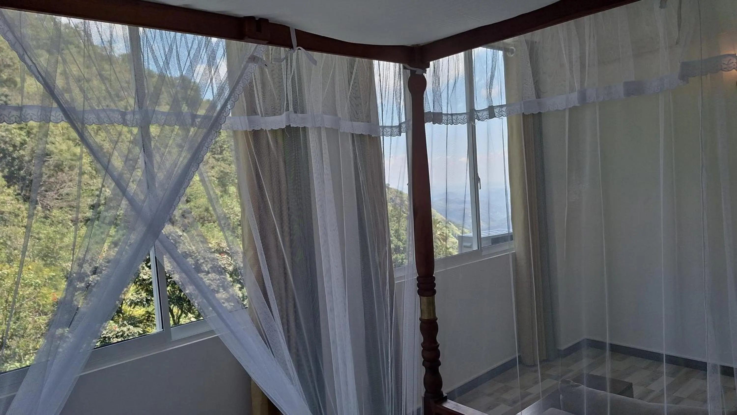 Misty Hills Ella Resort