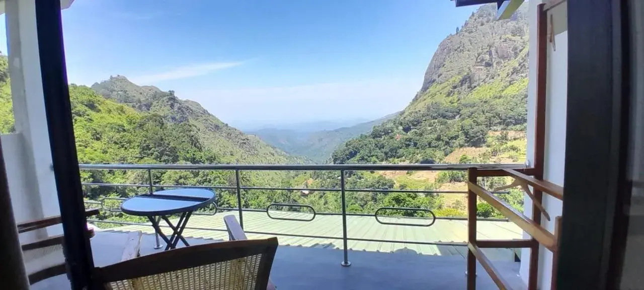 Deluxe Double Room with Balcony in Misty Hills Ella Resort Deluxe Double Room with Balcony in Misty Hills Ella Resort