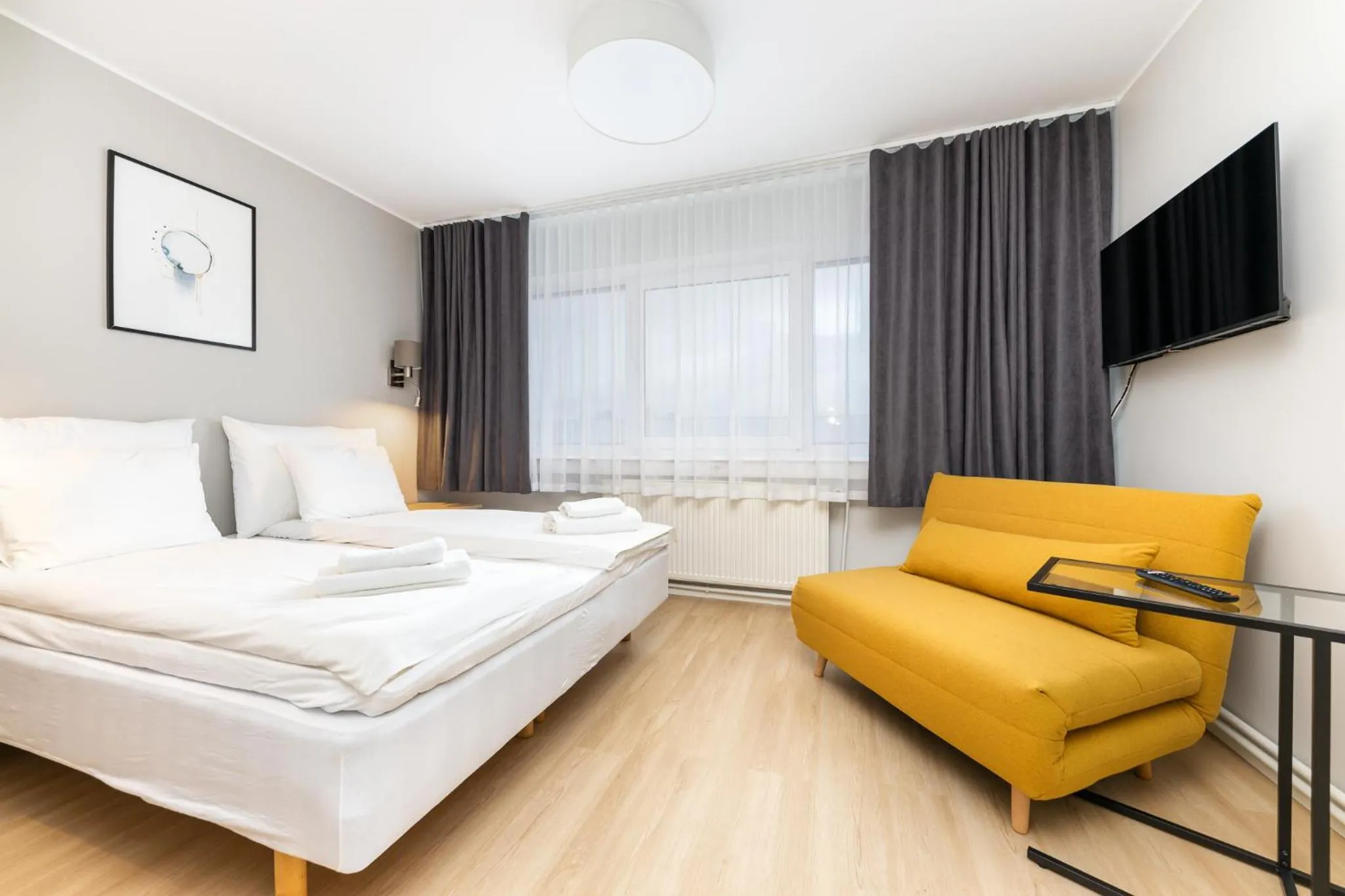 Photo of the whole room, Bed in Reldor Motell