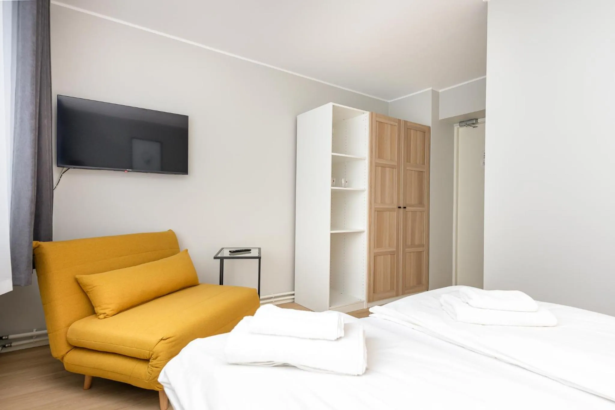 Photo of the whole room, Bed in Reldor Motell