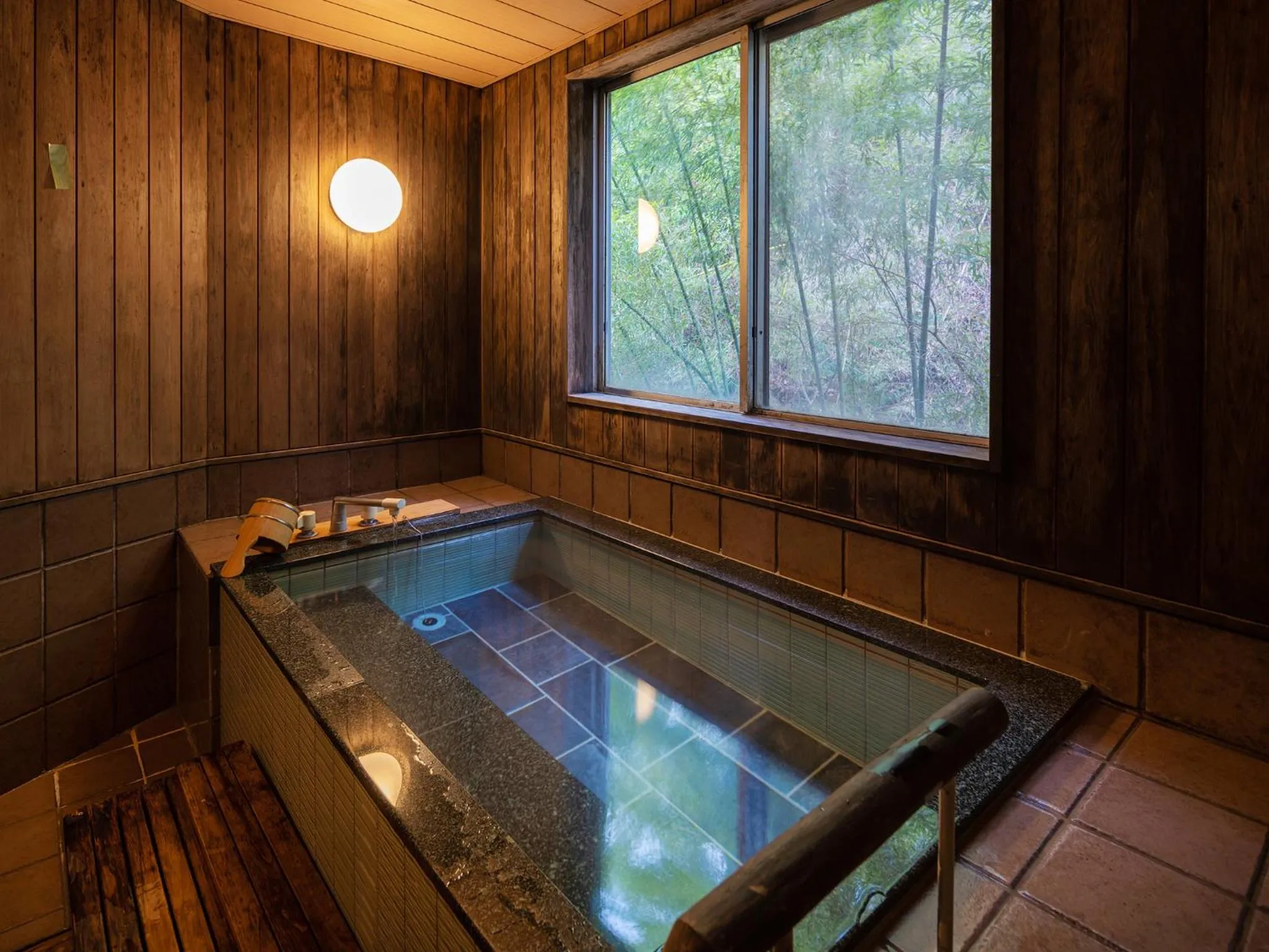 Hot Spring Bath in Hakkei