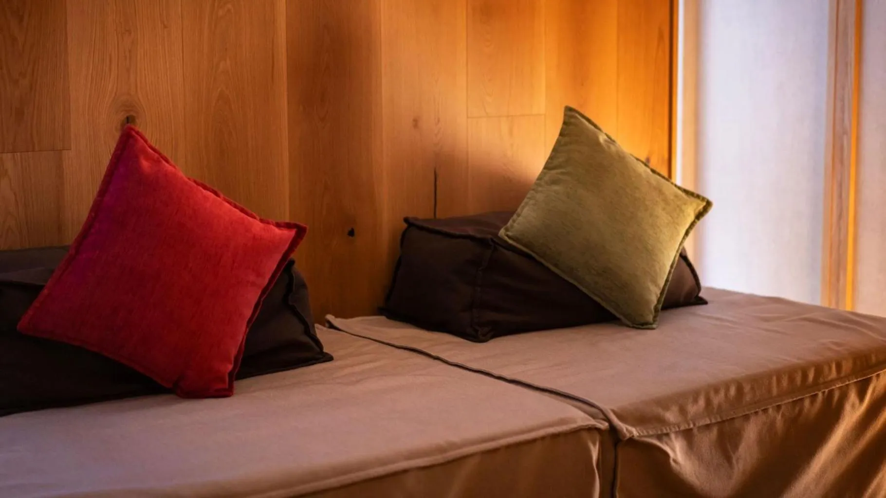 Photo of the whole room, Bed in Hakkei