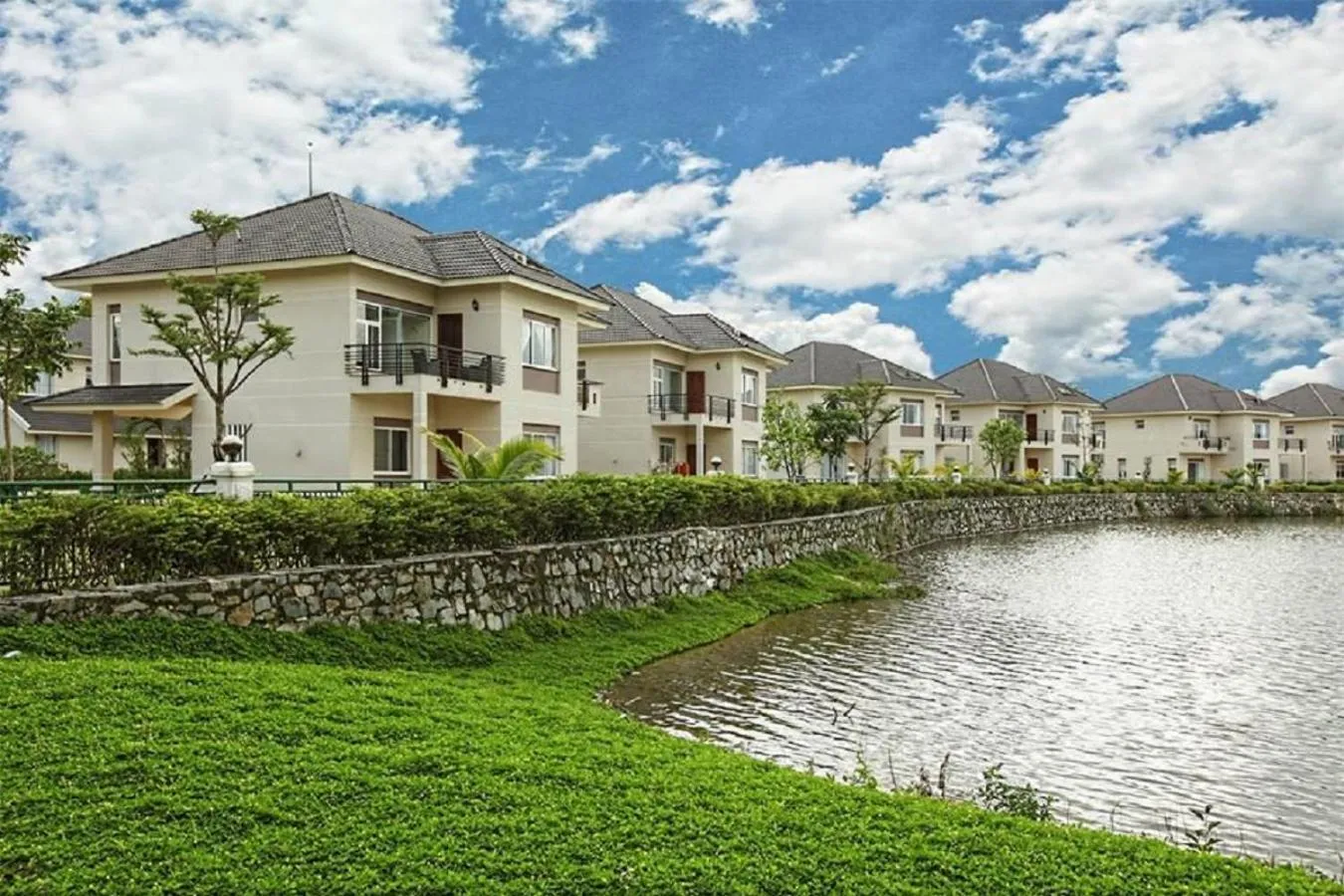 Lake view in Vietnam Golf - Lake View Villas