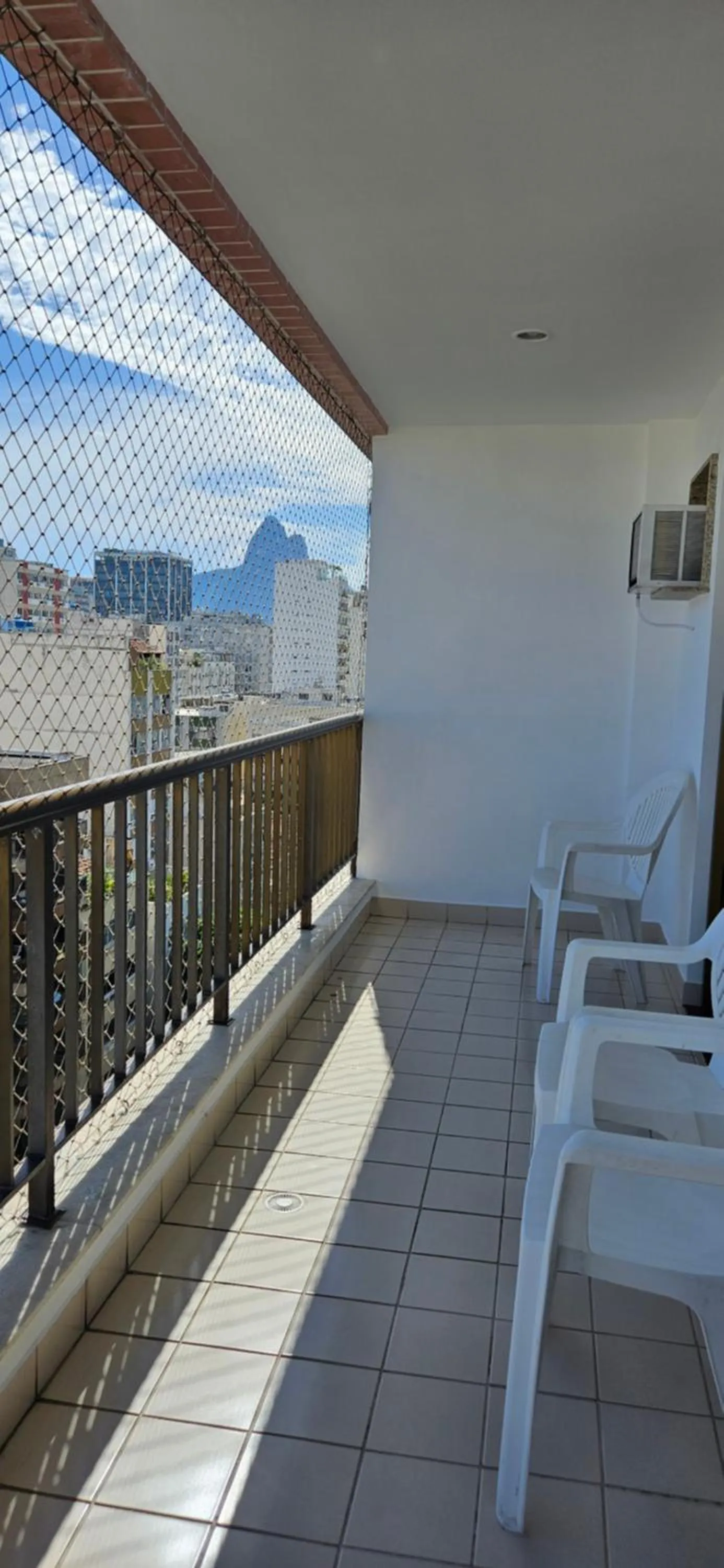 SCR- Ipanema- 2 Qts com Piscina Sauna Varanda e Garagem