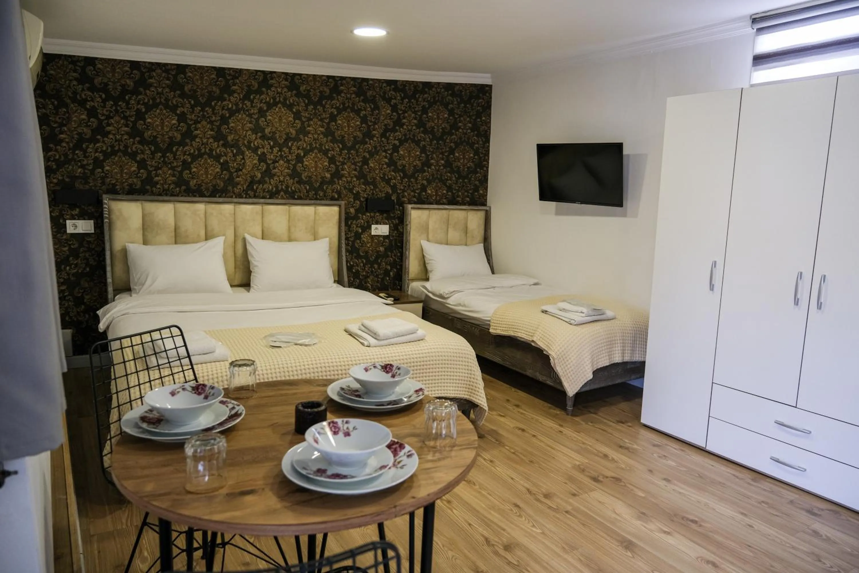 TV and multimedia, Bed in Taksim Neo Pera Suites