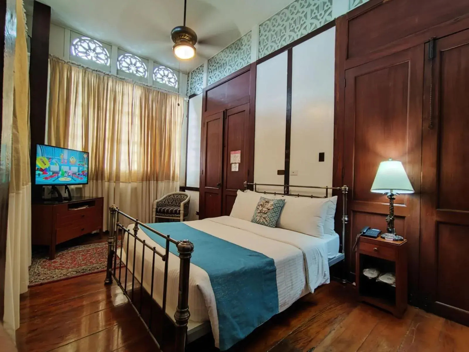 Bed in Paradores Del Castillo Bed in Paradores Del Castillo