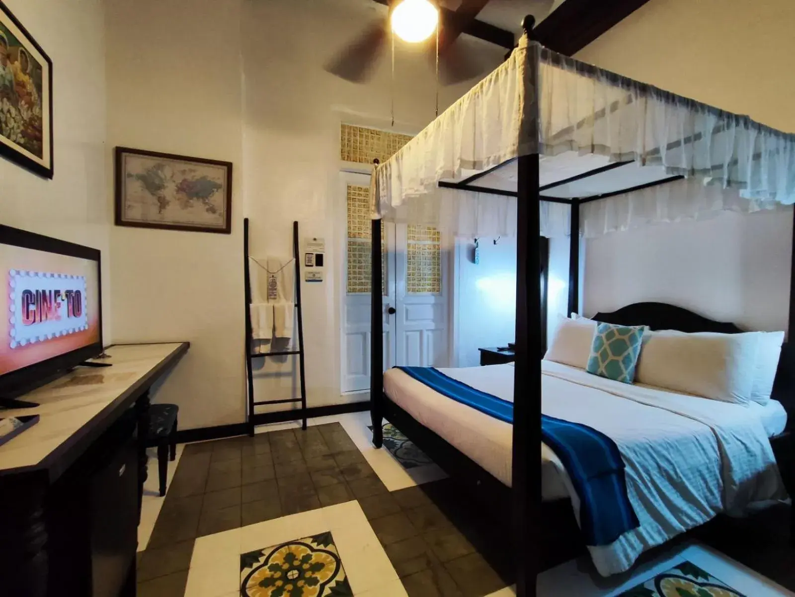 Bed in Paradores Del Castillo Bed in Paradores Del Castillo