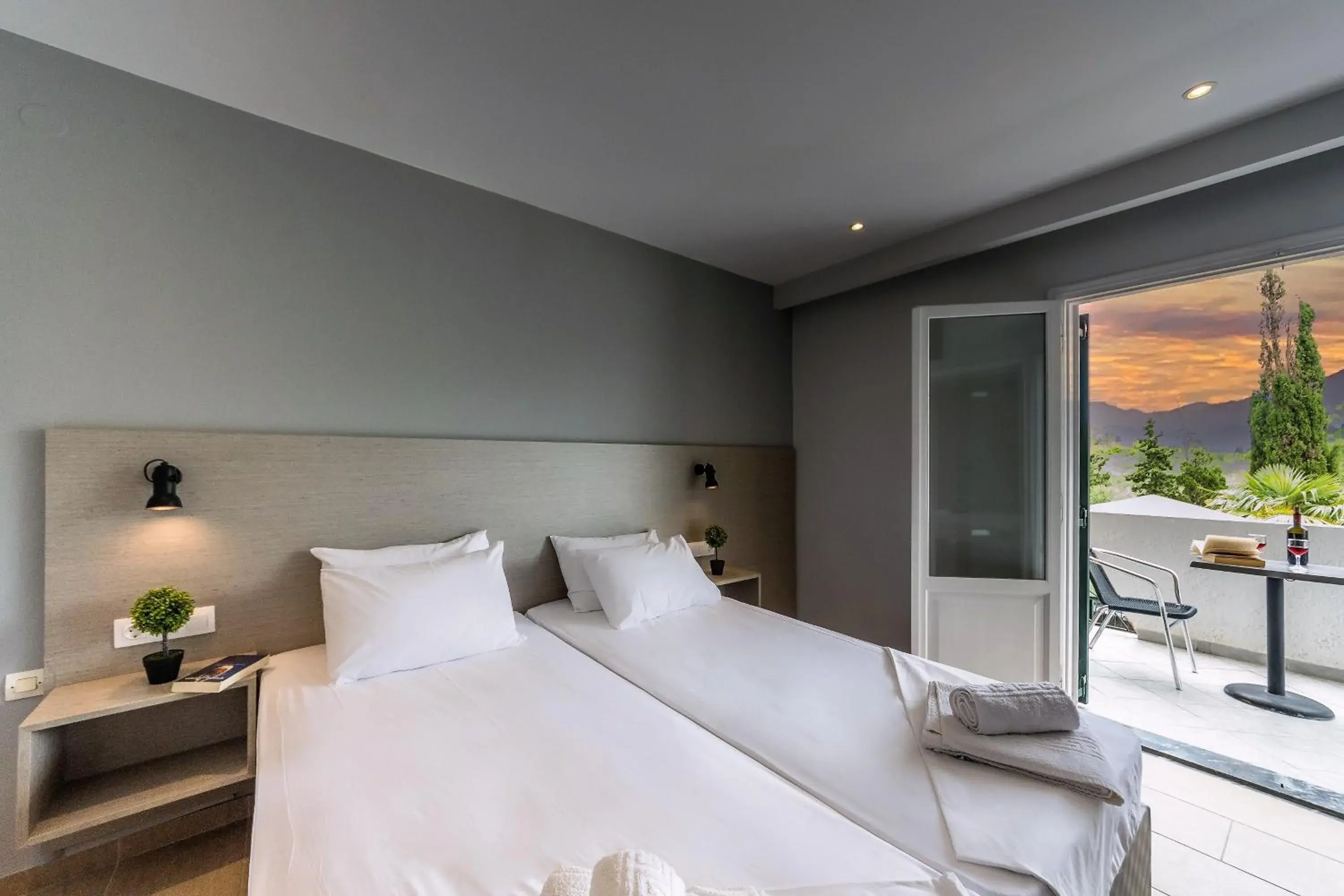 Bed in Nikos Villas Bed in Nikos Villas