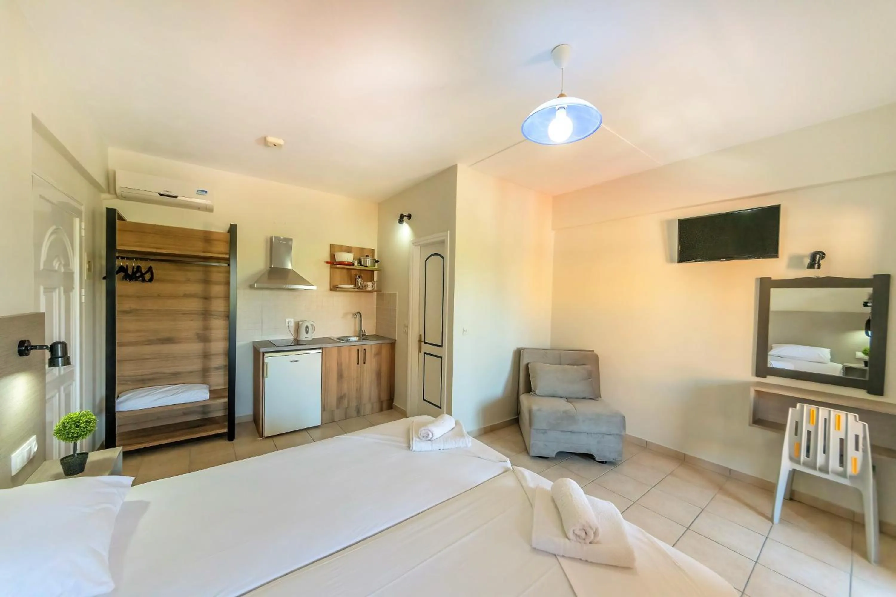 TV and multimedia, Bed in Nikos Villas