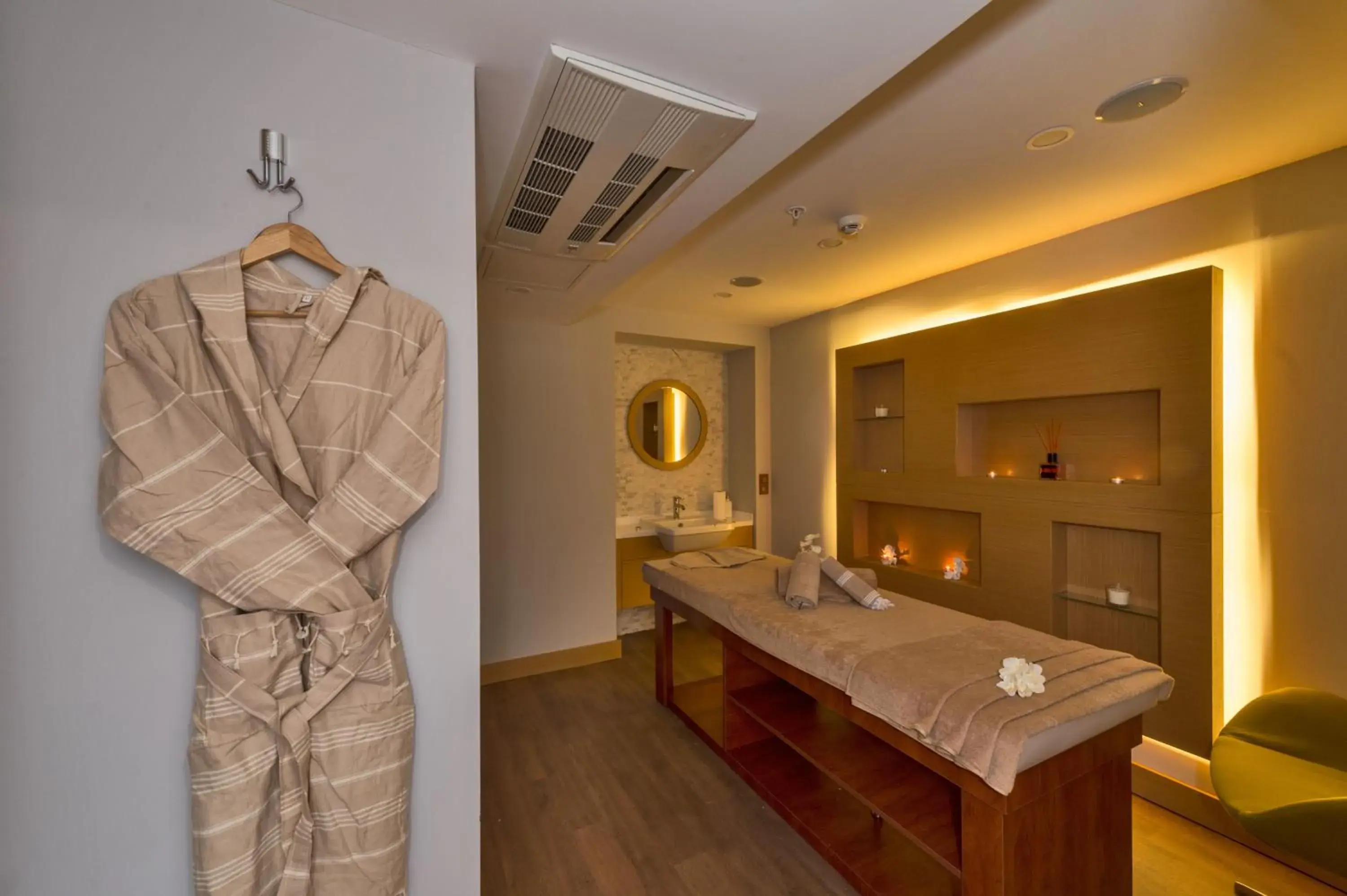 Spa and wellness centre/facilities in Hotel Boursier 1 & Spa Spa and wellness centre/facilities in Hotel Boursier 1 & Spa