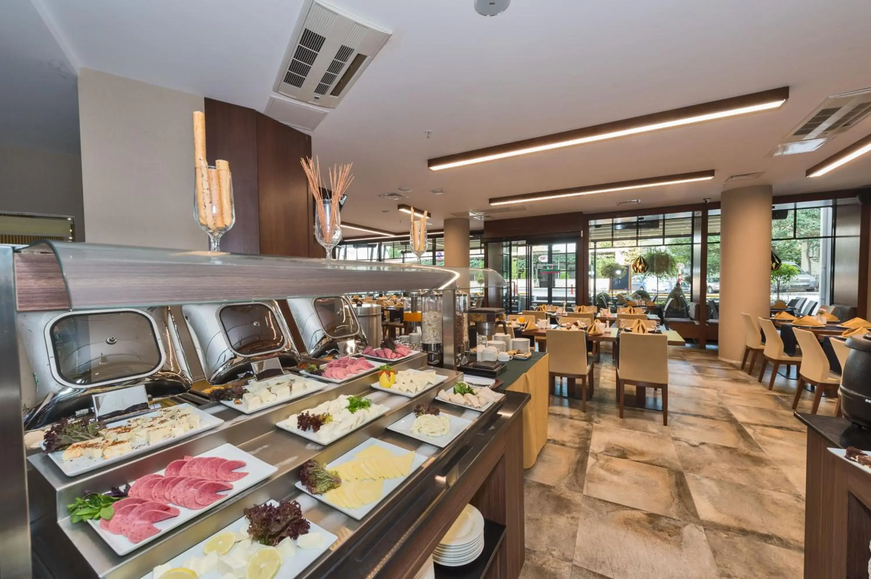 Food and drinks in Hotel Boursier 1 & Spa Food and drinks in Hotel Boursier 1 & Spa