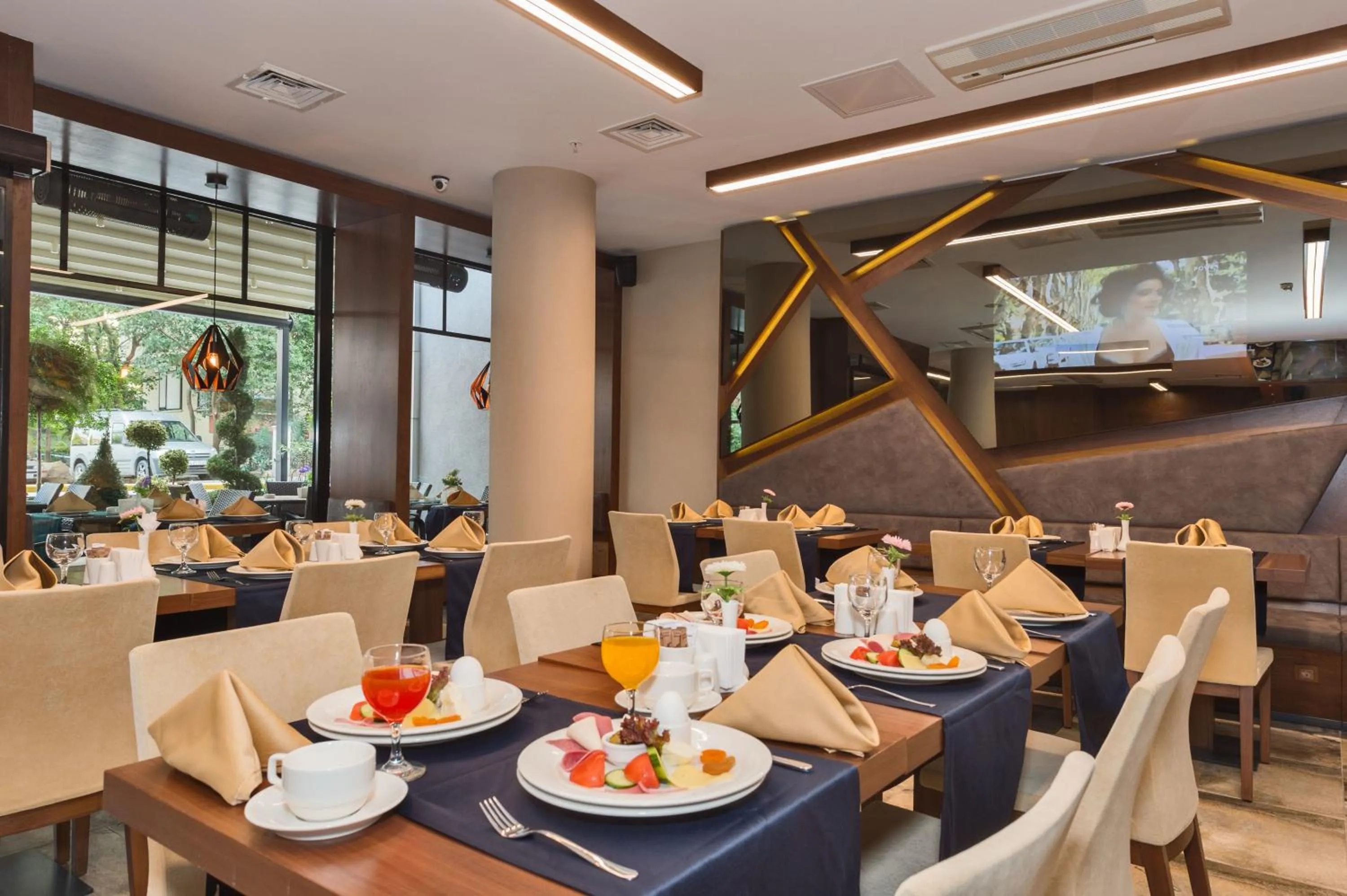 Lunch in Hotel Boursier 1 & Spa