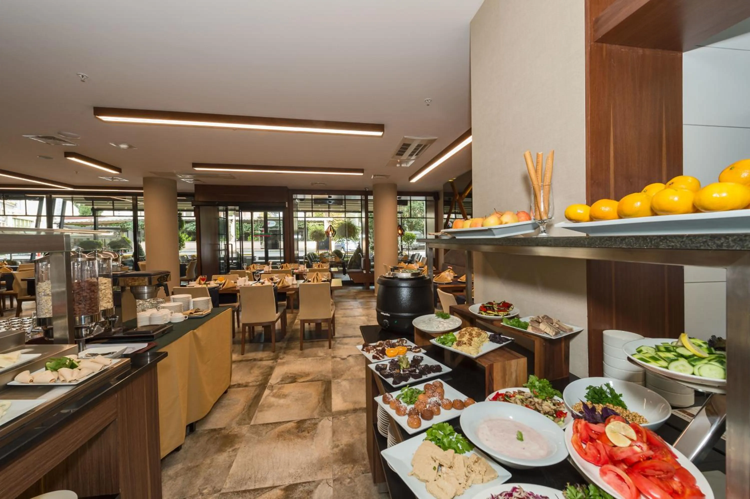 Food and drinks in Hotel Boursier 1 & Spa