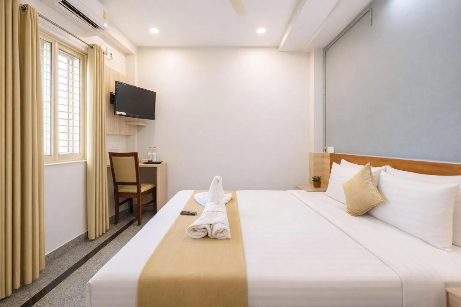 Bed in Hotel Chalet, Madiwala