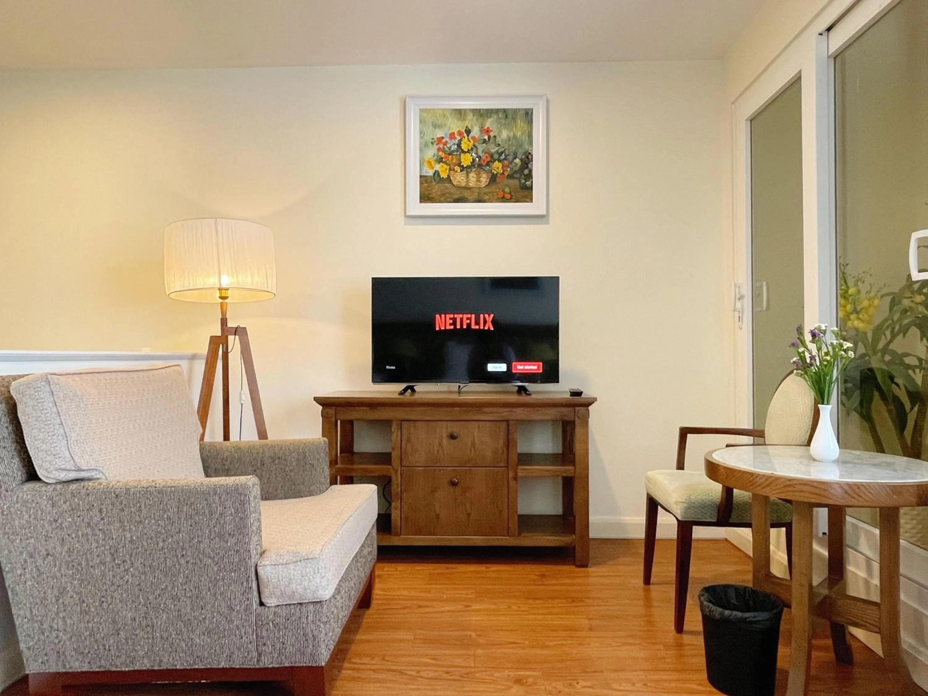 Communal lounge/ TV room in Phoenix Hotel Vung Tau