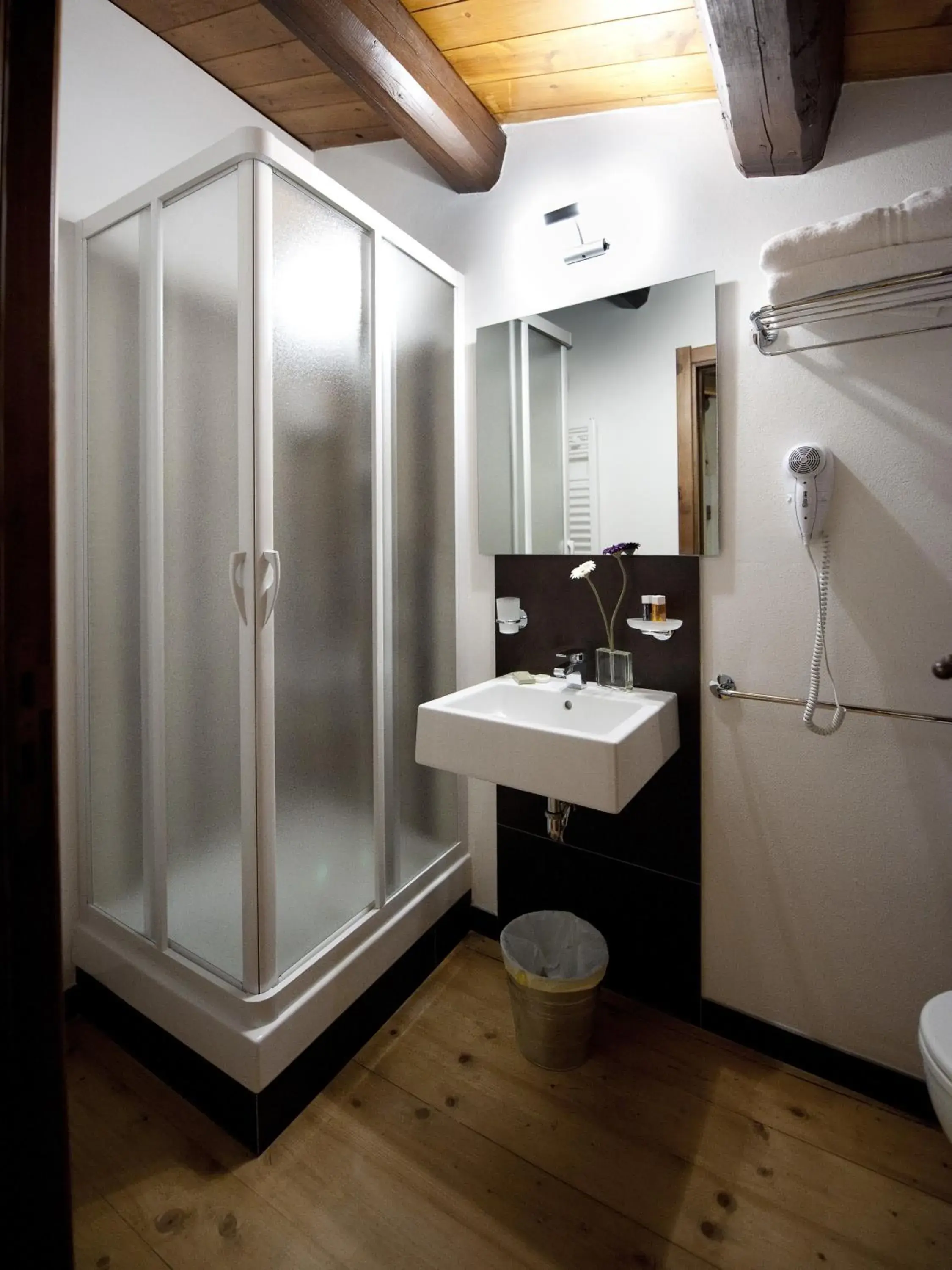 Twin Room with Private Bathroom - single occupancy in La Casa di Matilde Twin Room with Private Bathroom - single occupancy in La Casa di Matilde