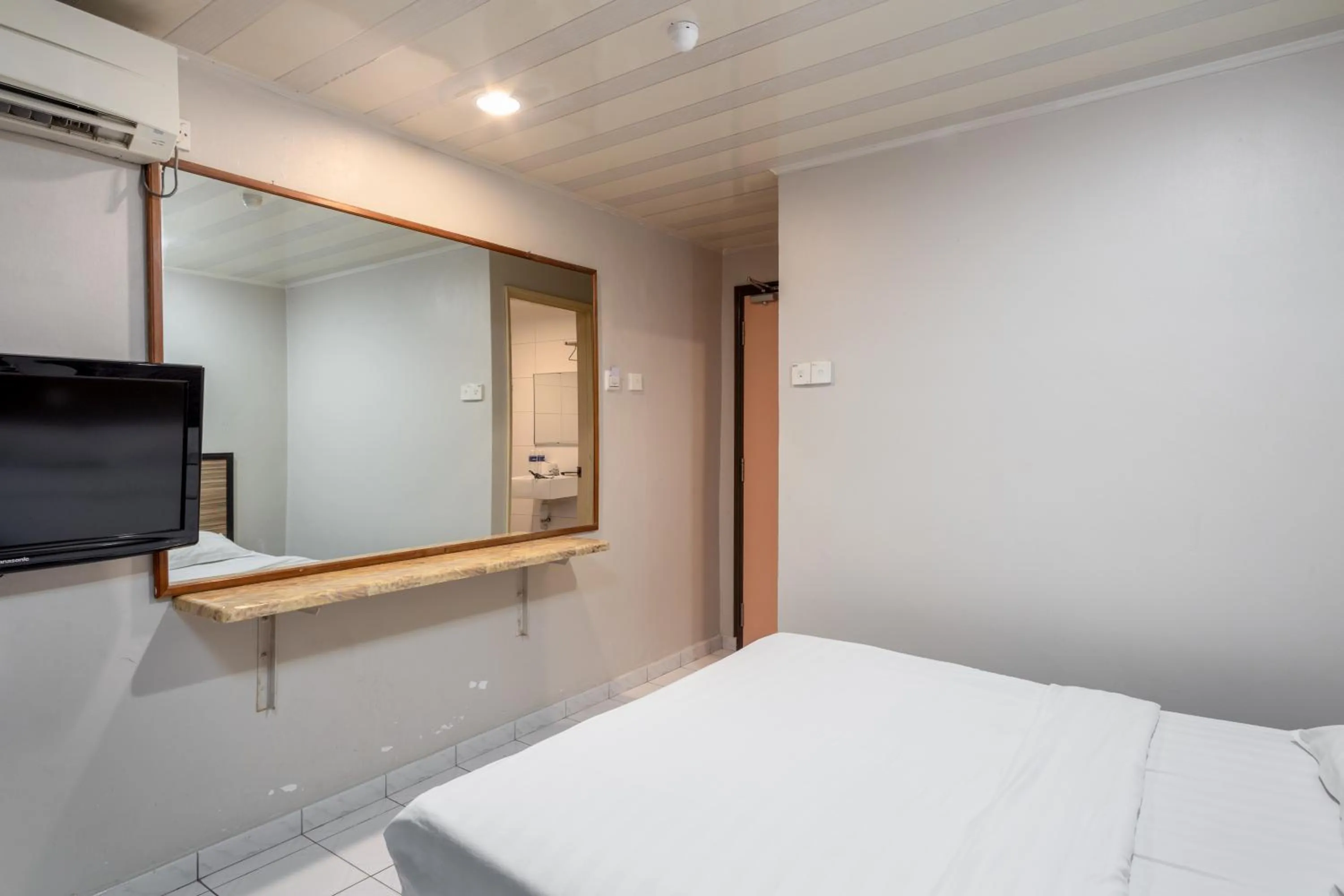 Bed in Subang Park Hotel