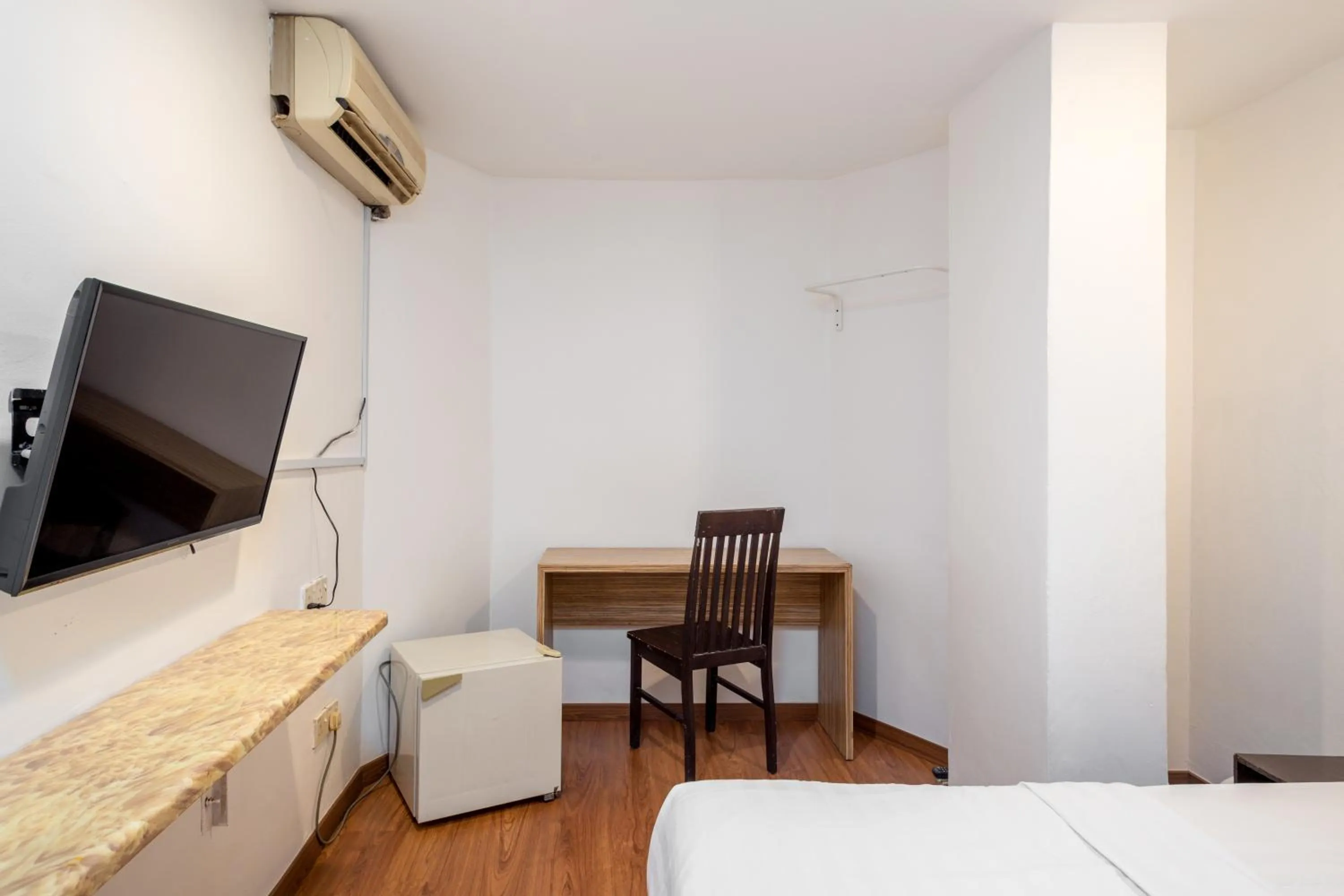 Bed in Subang Park Hotel