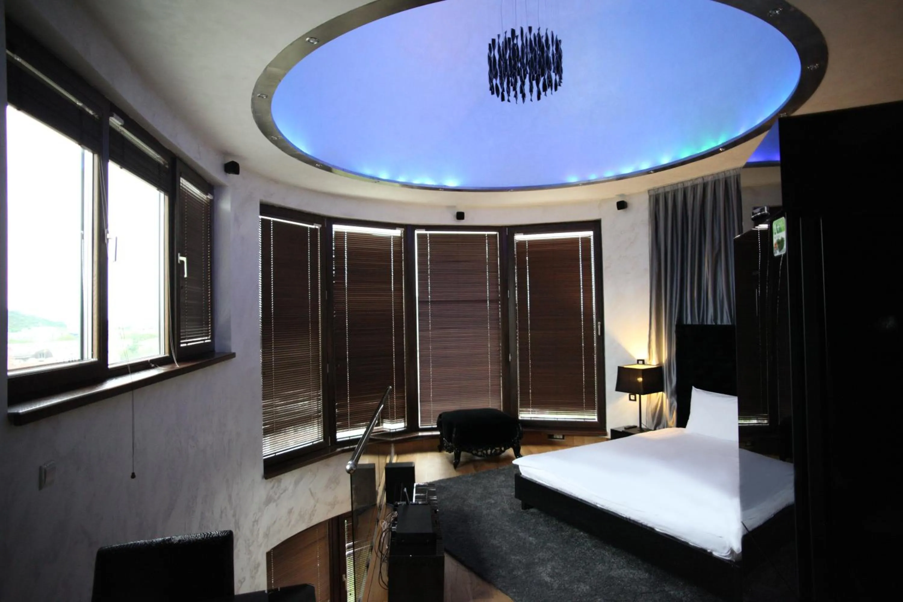 Executive Sky Studio in Capital City Center Apart Residence