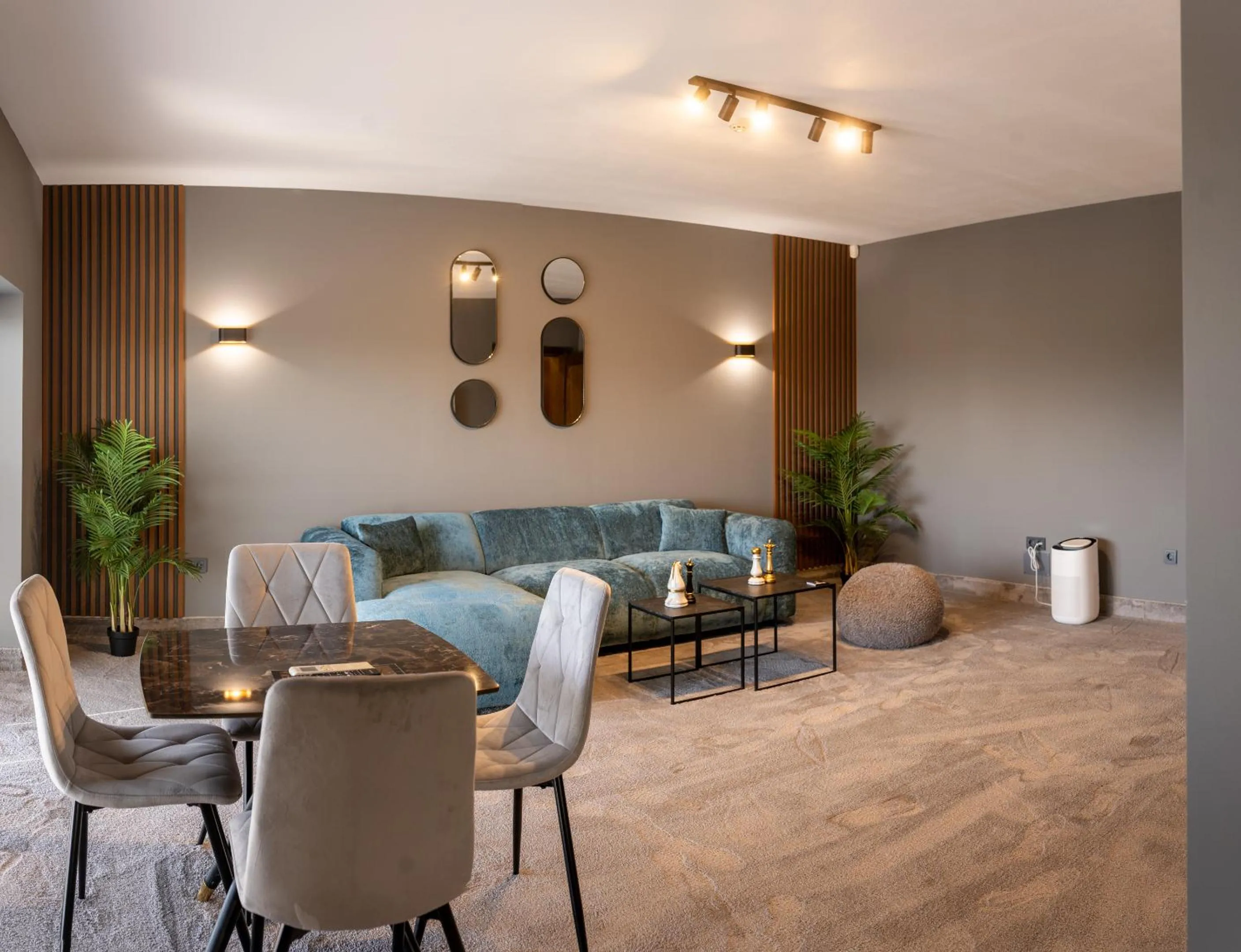 Deluxe Suite in Capital City Center Apart Residence