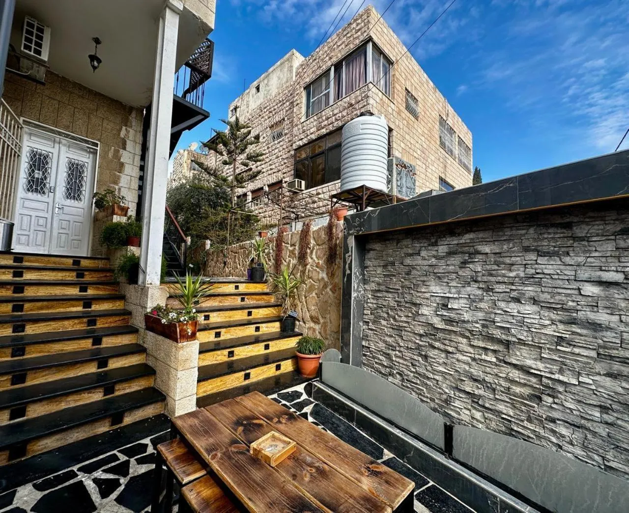 Property building in Beit Ahlan