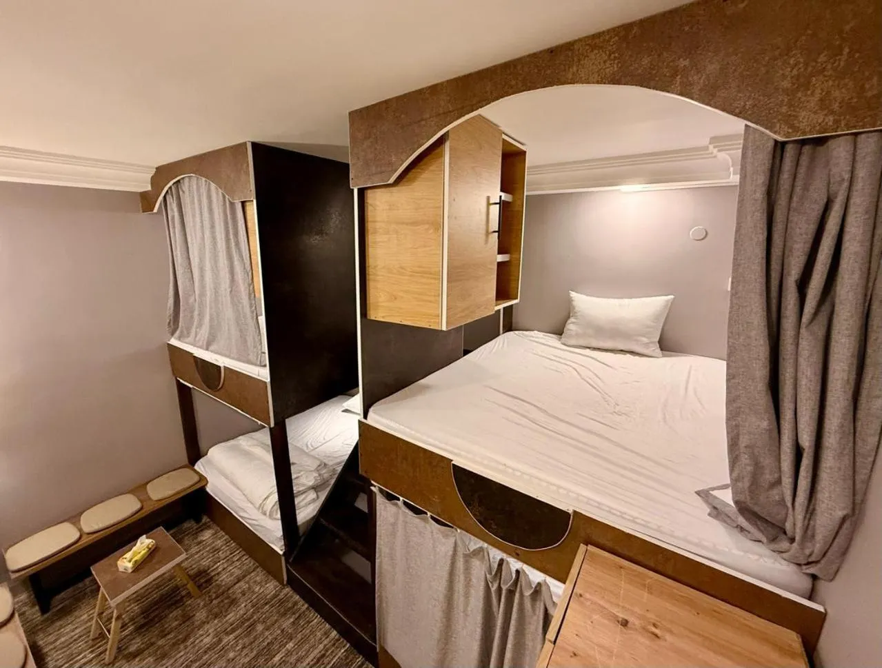 Photo of the whole room, Bed in Beit Ahlan