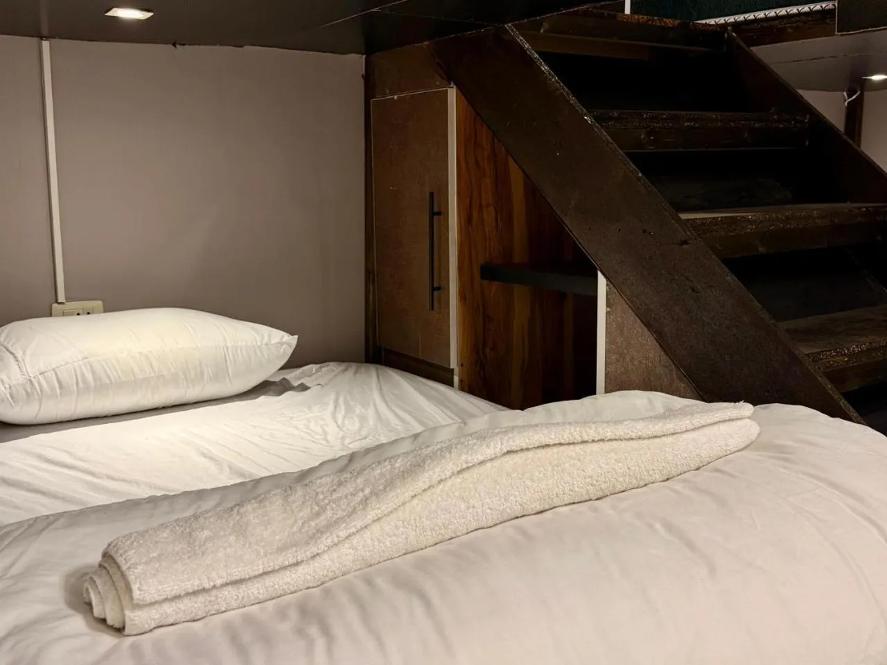 bunk bed, Bed in Beit Ahlan