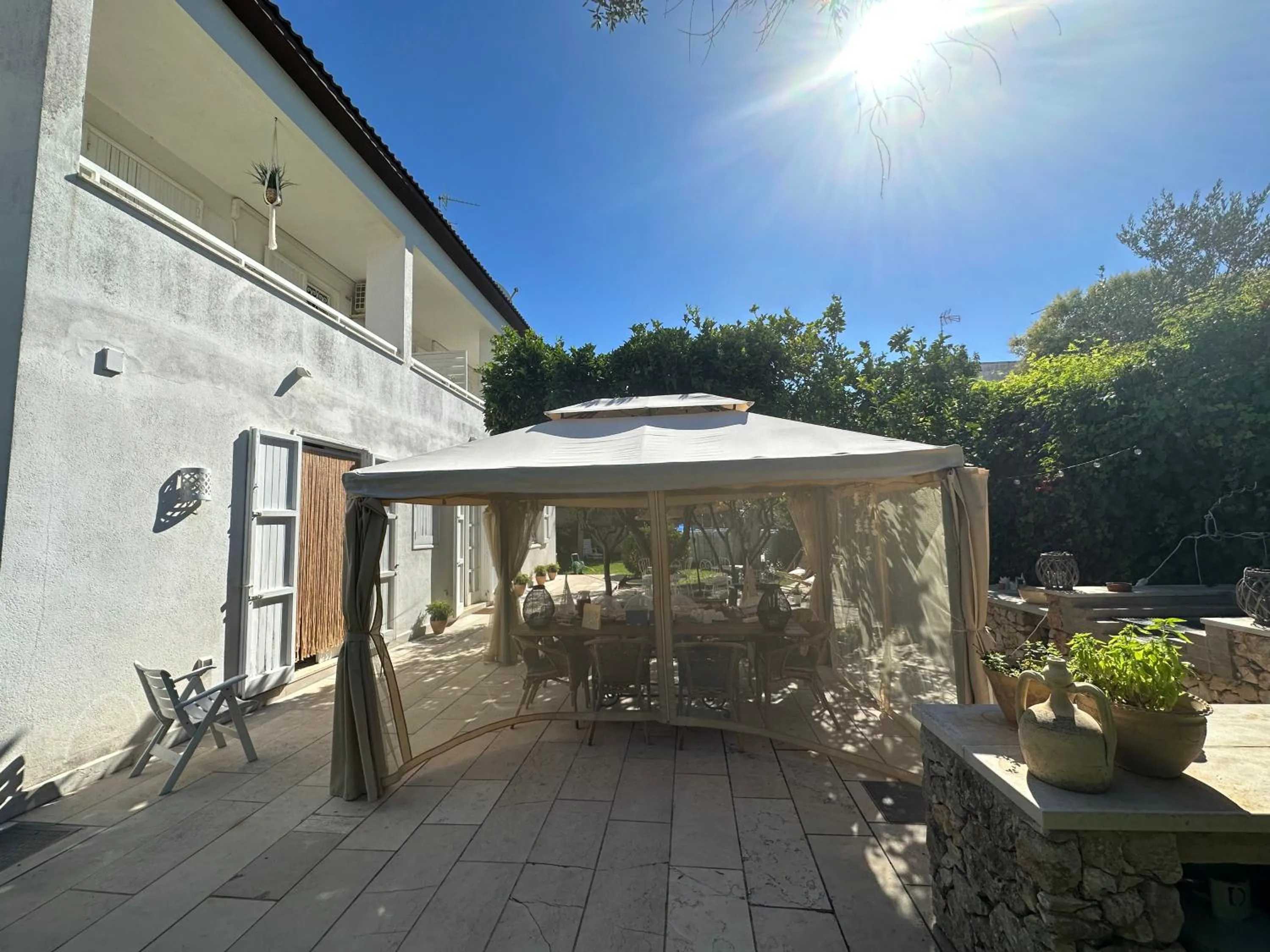 Property building in Villa Teresa Maria