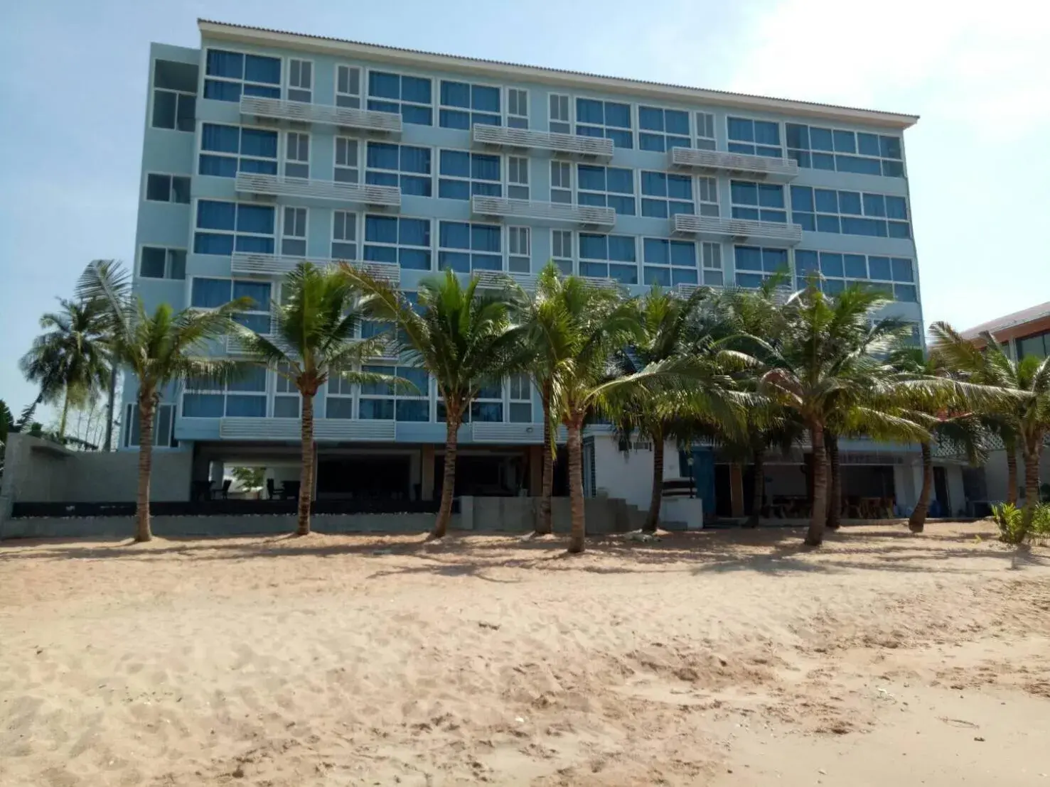Property building in Nantra Pattaya Baan Ampoe Beach Property building in Nantra Pattaya Baan Ampoe Beach
