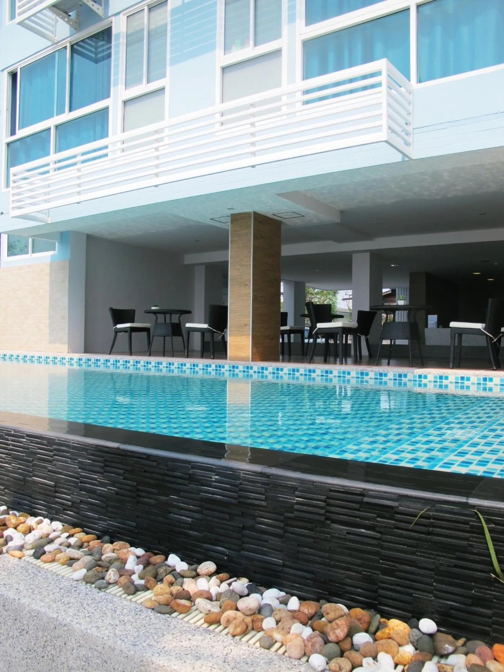 Swimming pool in Nantra Pattaya Baan Ampoe Beach