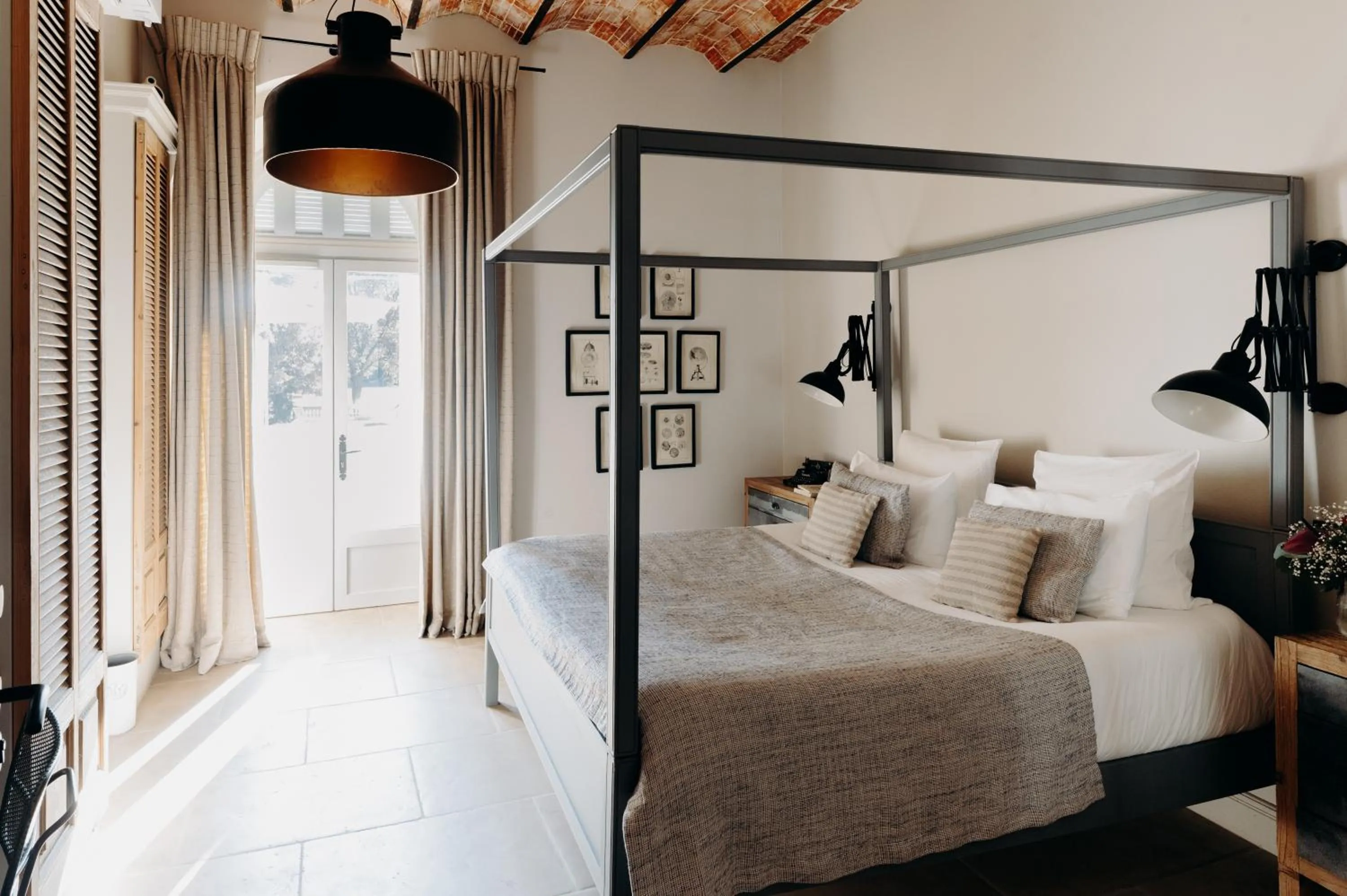 Photo of the whole room, Bed in Hôtel Domaine de Biar