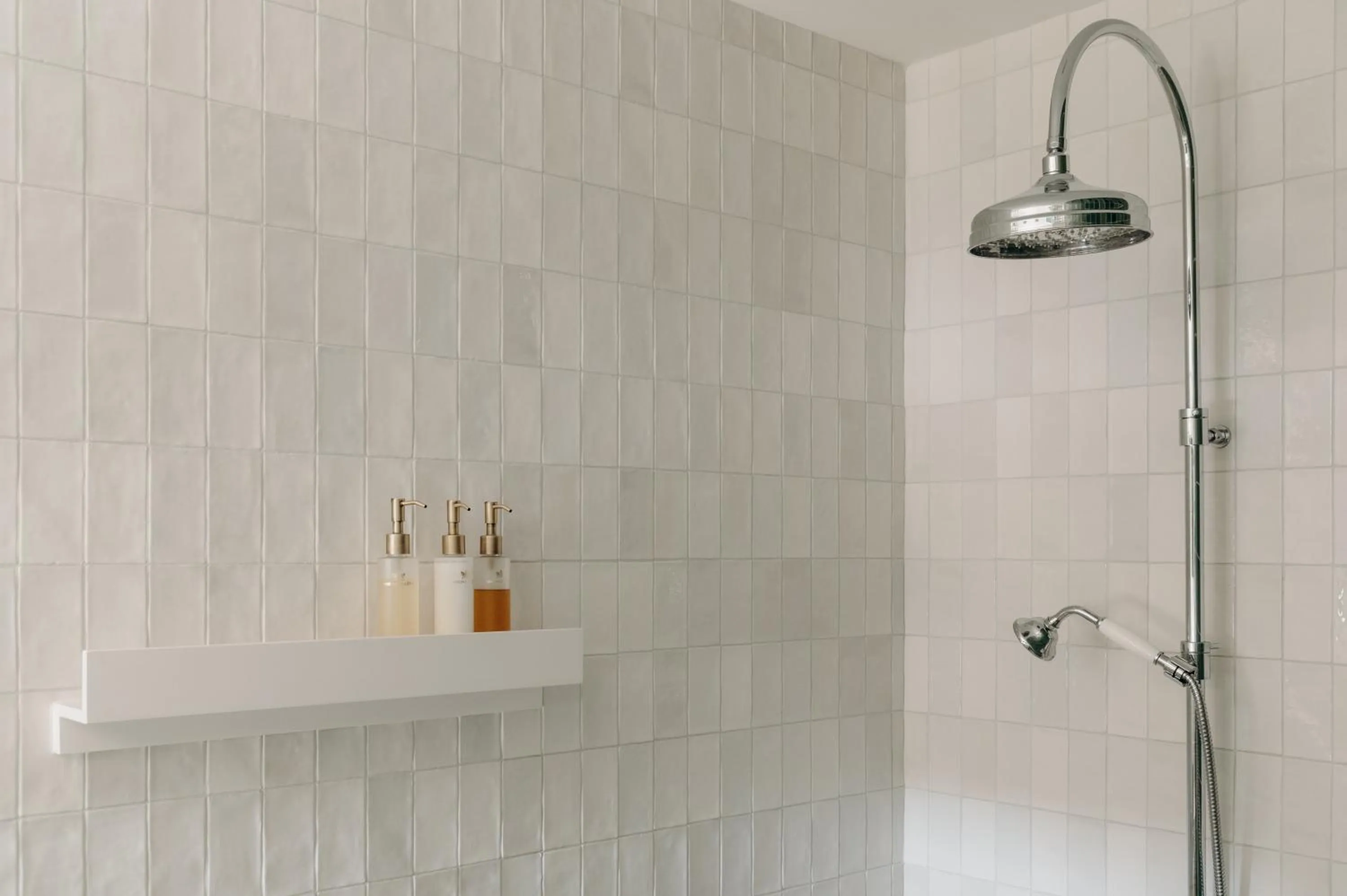 Shower in Hôtel Domaine de Biar