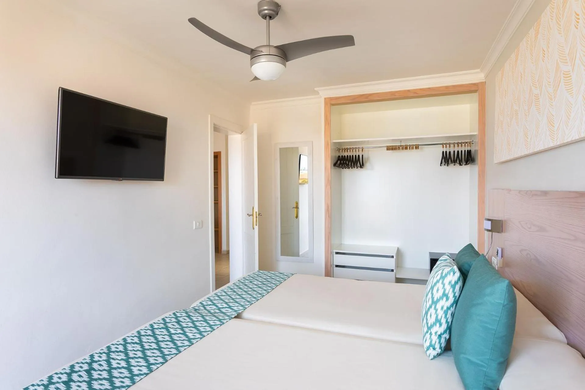 Photo of the whole room, Bed in Tagoro Family & Fun Costa Adeje