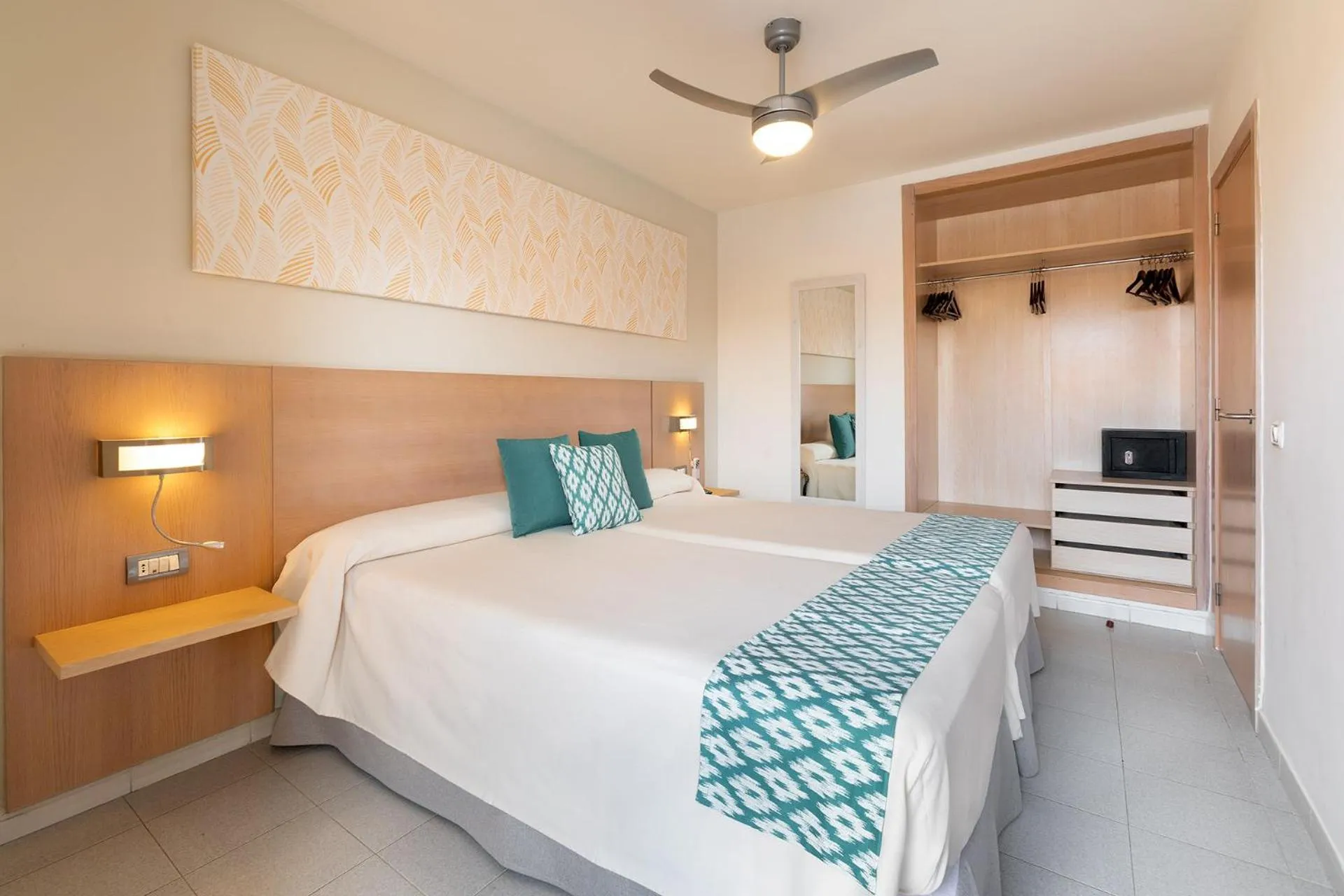 Photo of the whole room, Bed in Tagoro Family & Fun Costa Adeje