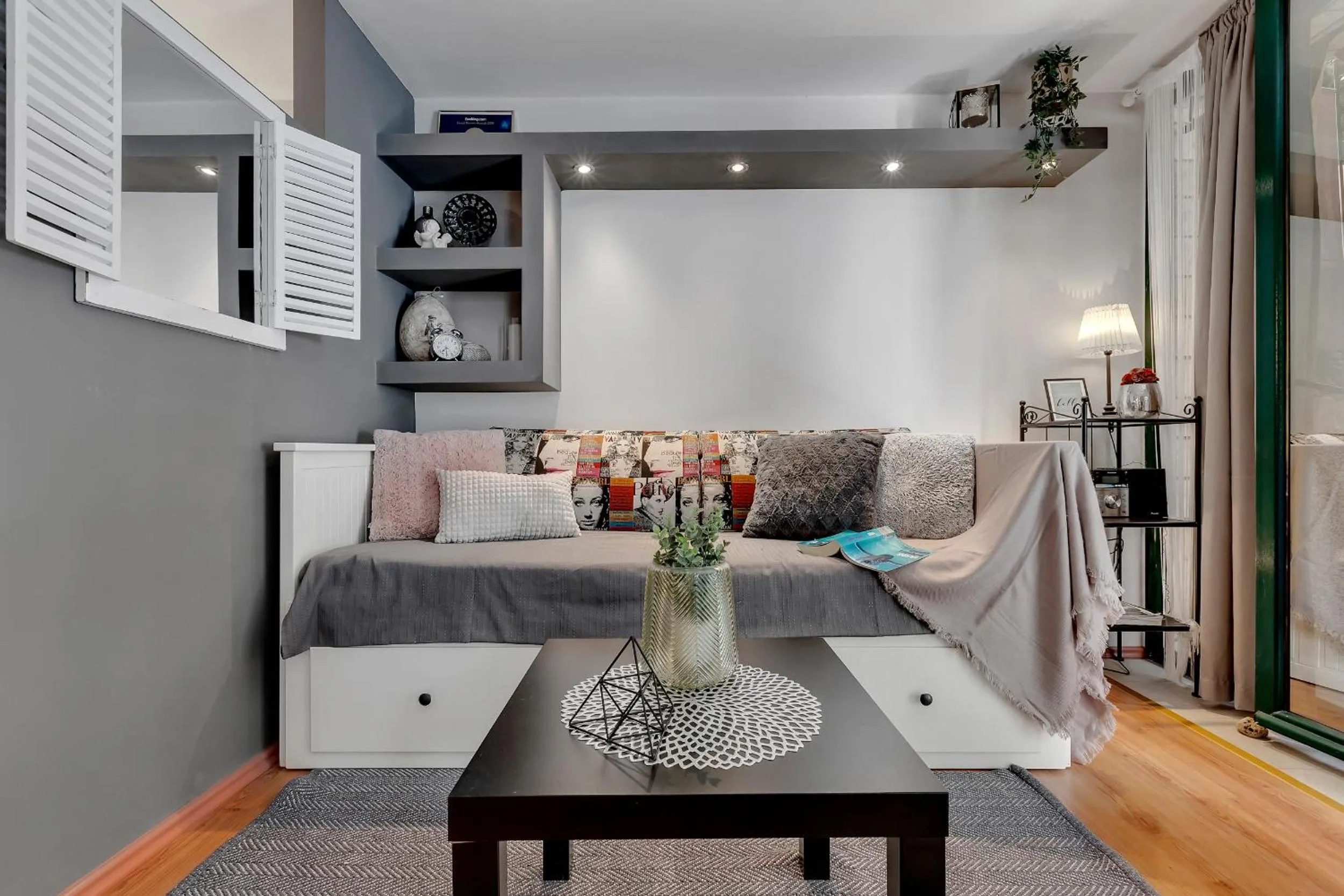 Living room, Bed in Apartment Mucrum