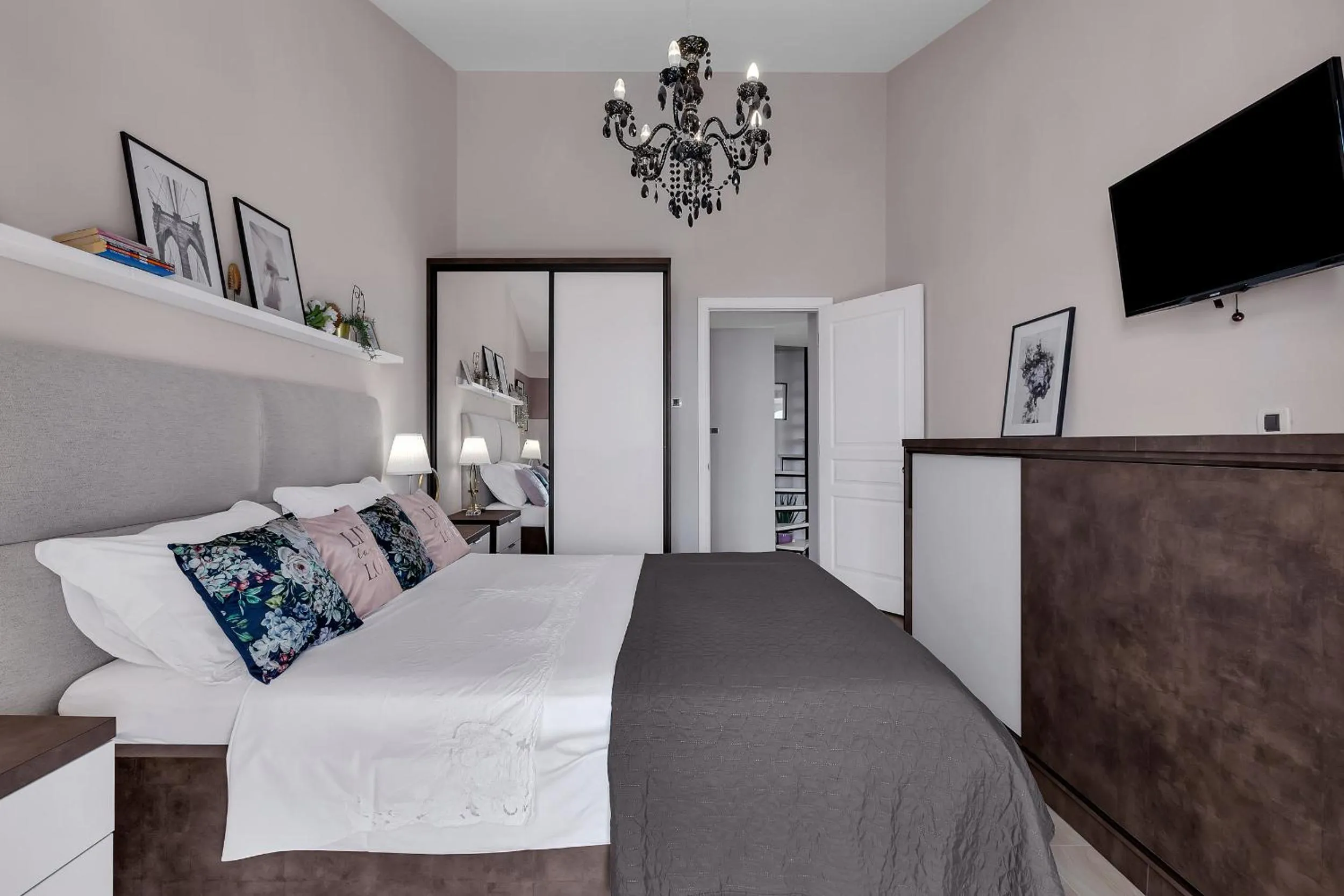 Bed in Apartment Mucrum