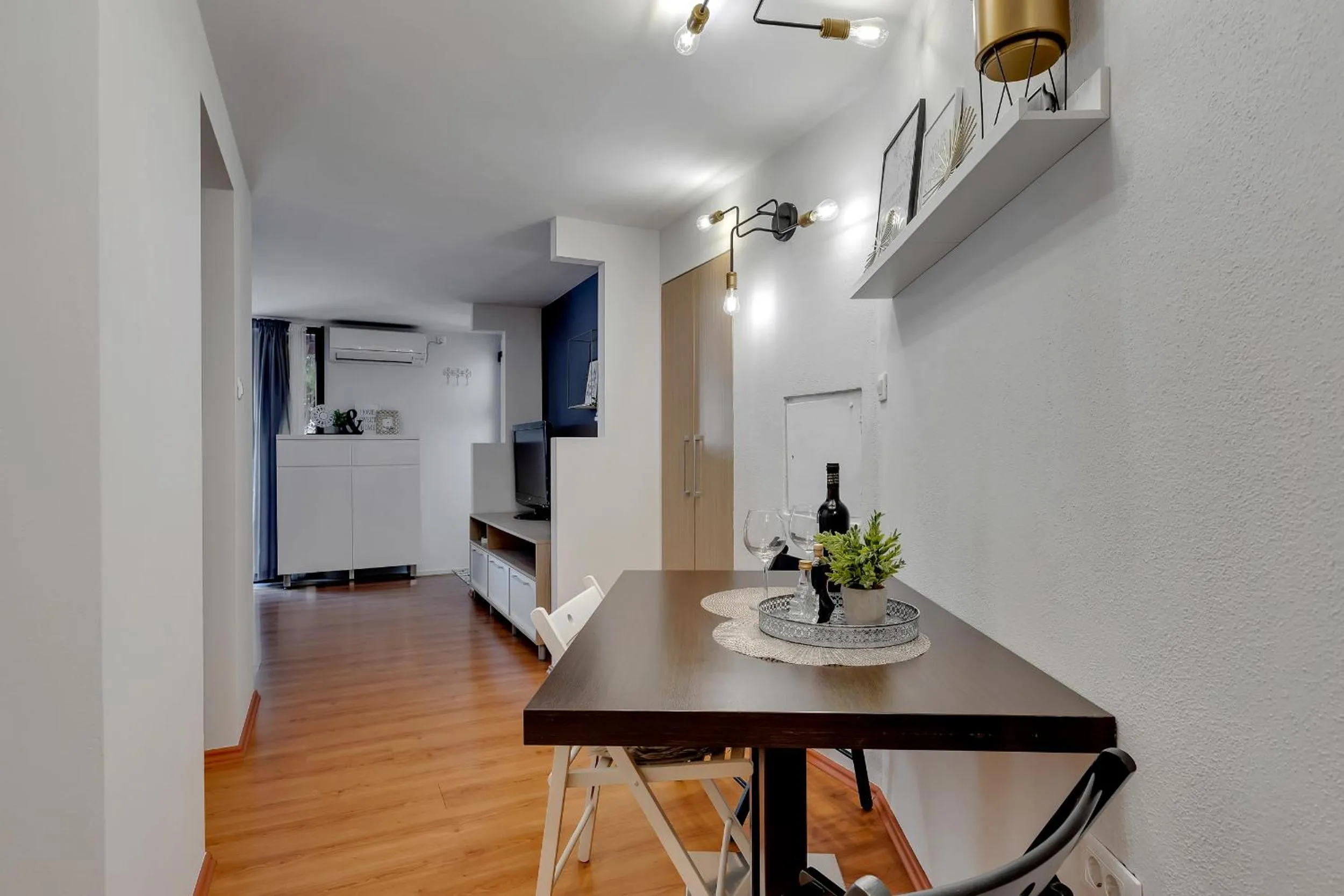 Dining area in Apartment Mucrum