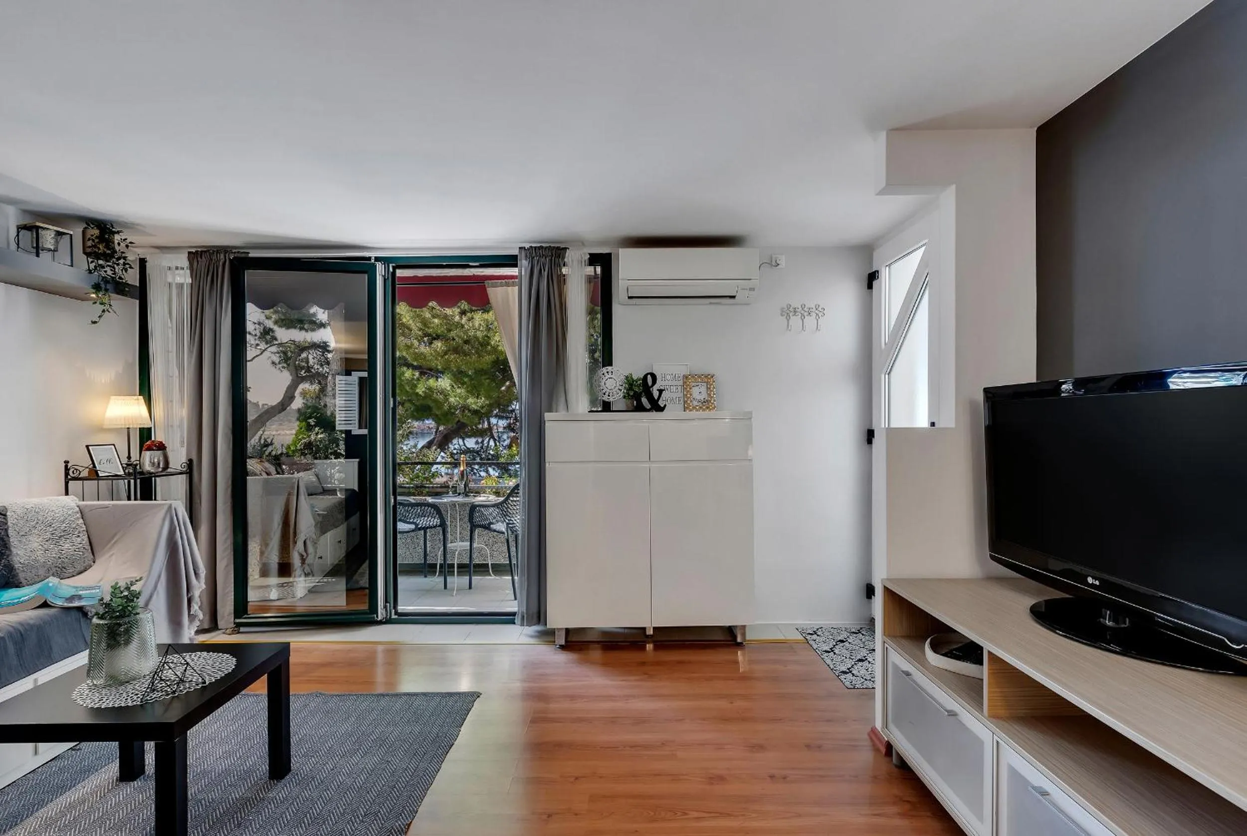 TV and multimedia in Apartment Mucrum