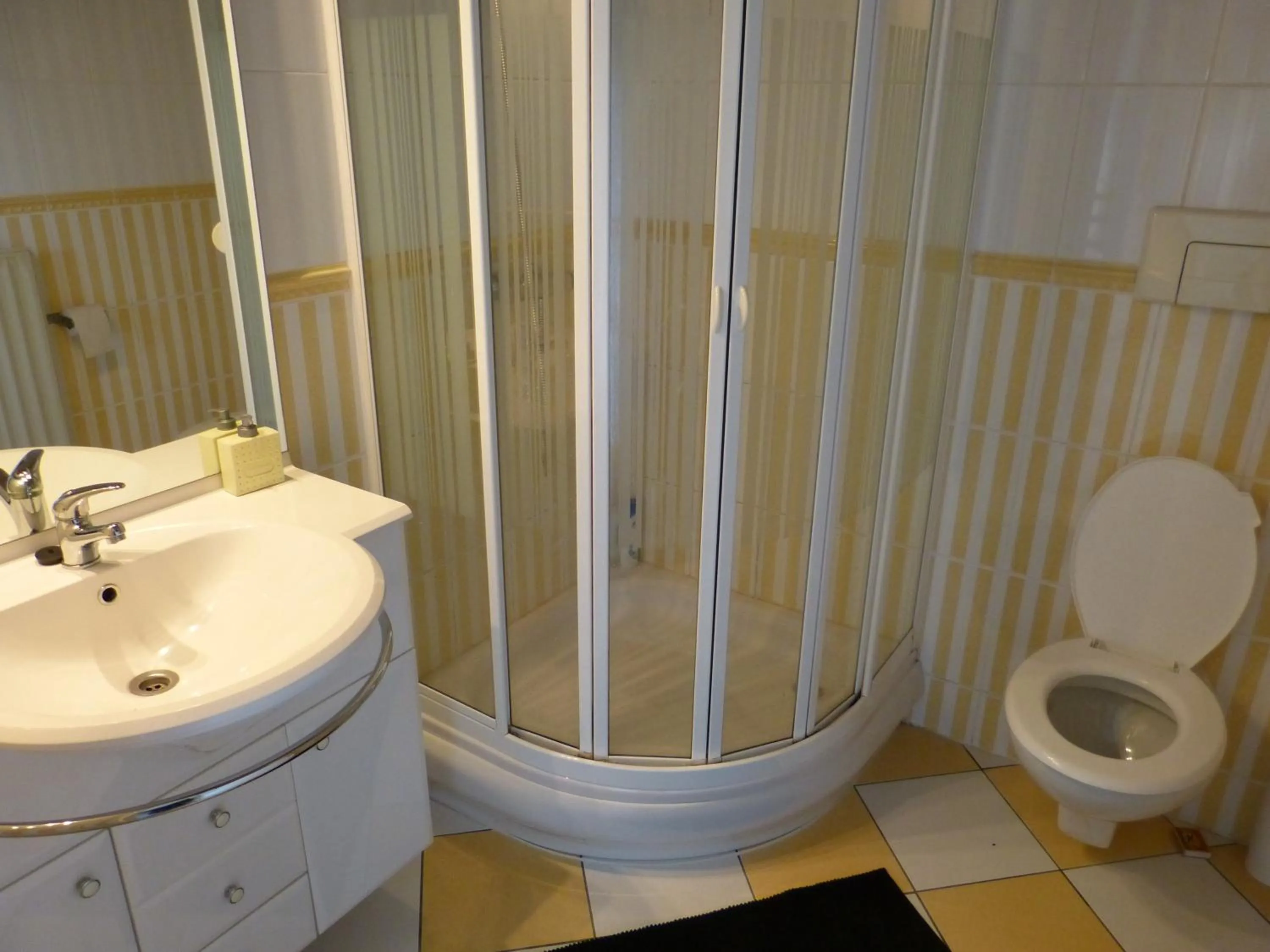 Bathroom in B&B Oostrik