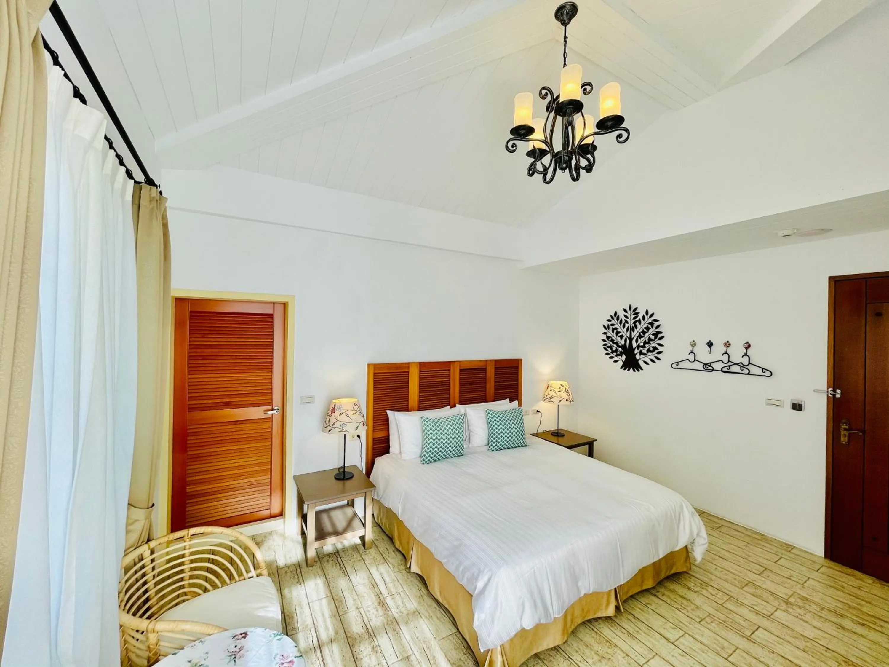 Photo of the whole room, Bed in SpoonDrift Hostal Kenting