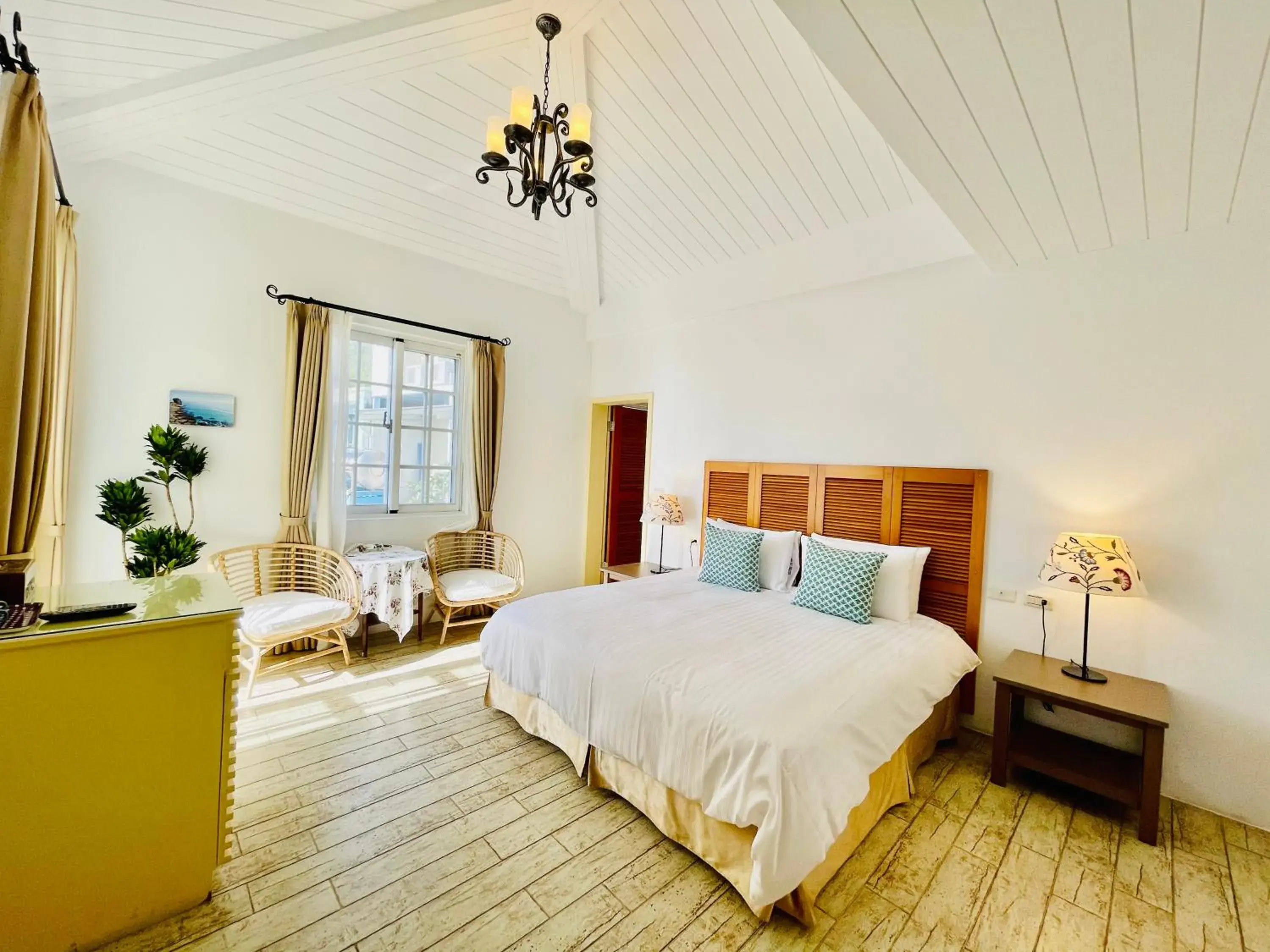 Photo of the whole room, Bed in SpoonDrift Hostal Kenting Photo of the whole room, Bed in SpoonDrift Hostal Kenting