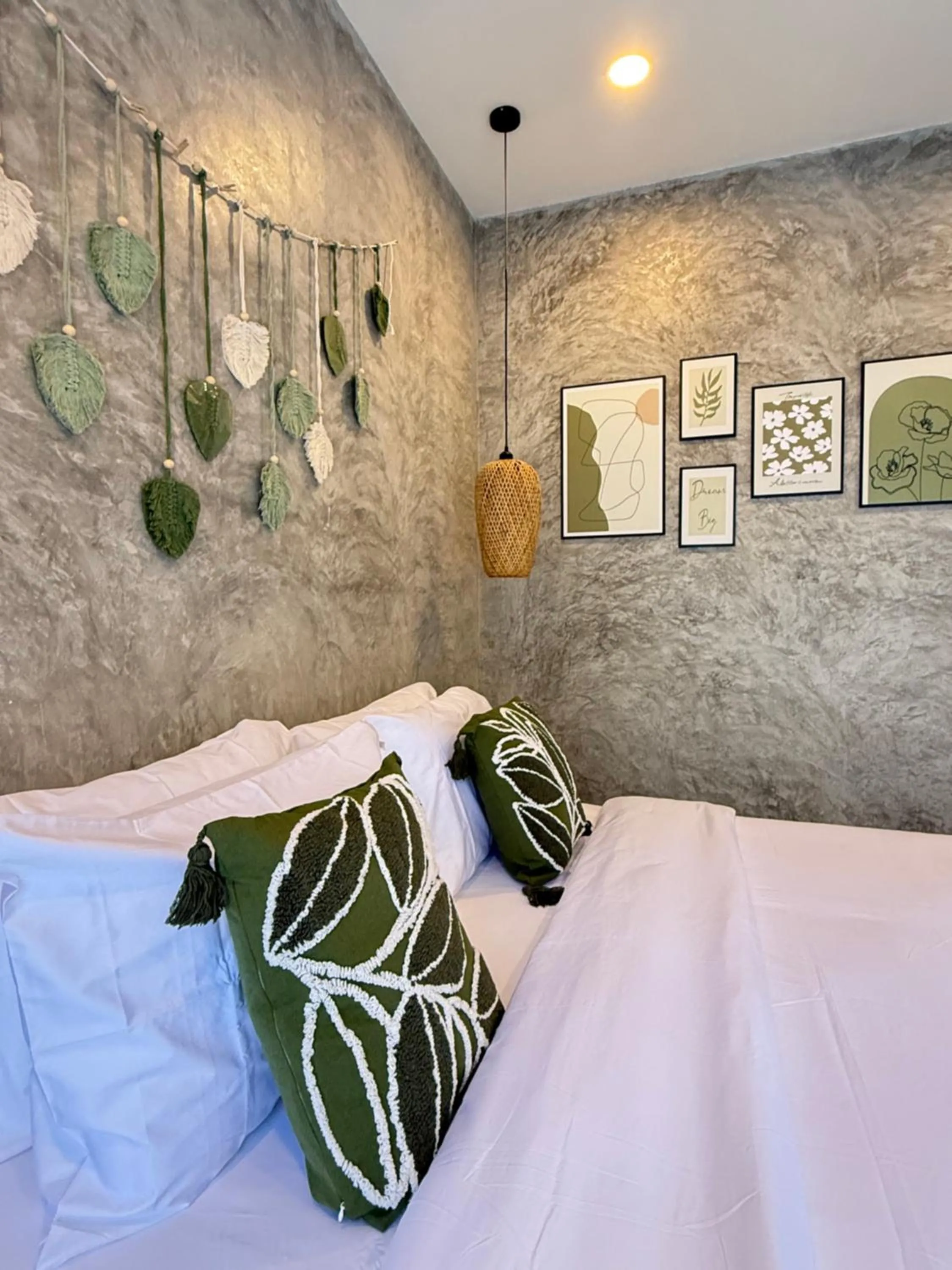 Bed in The Hidden Gem