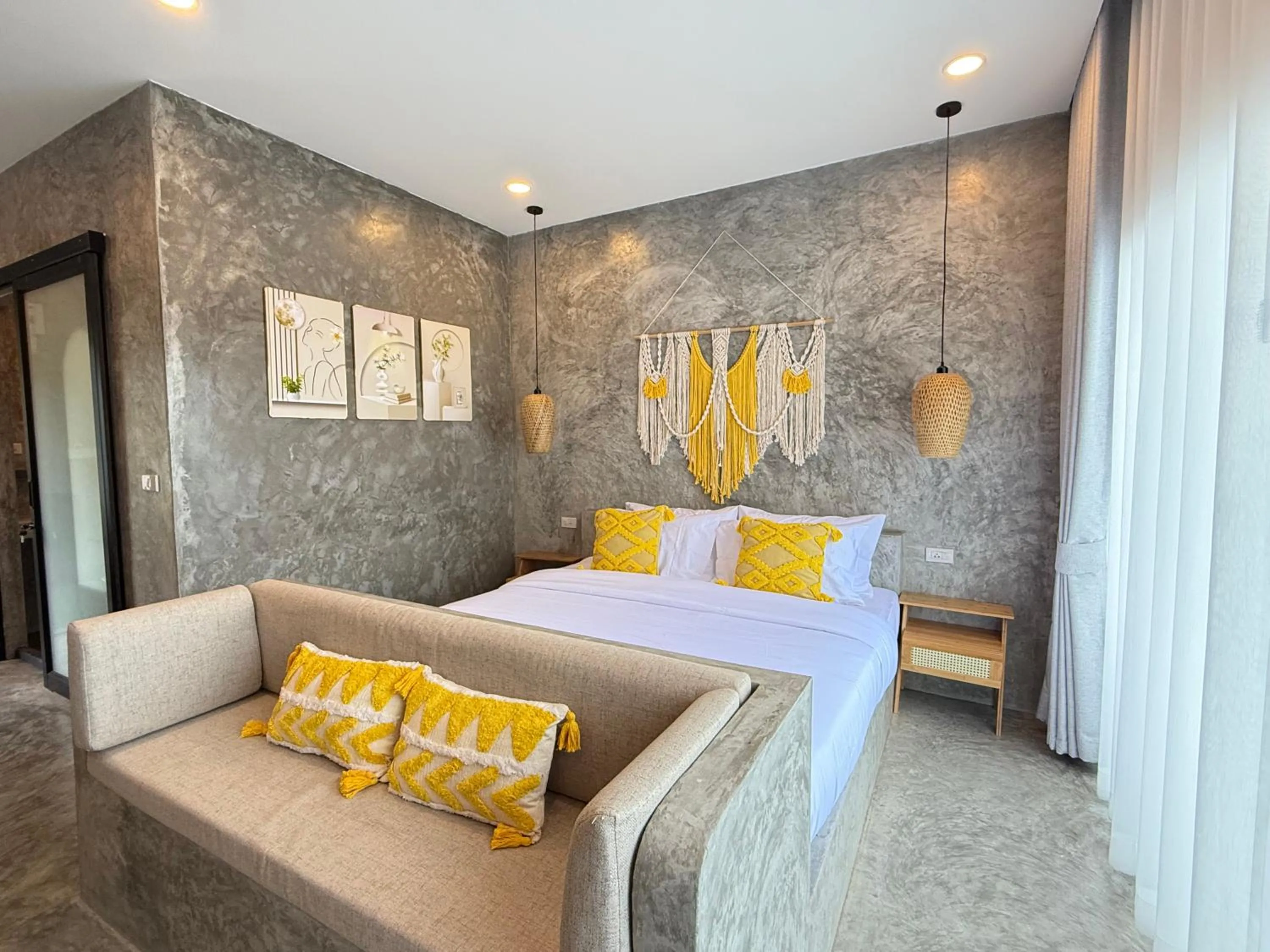 Bed in The Hidden Gem