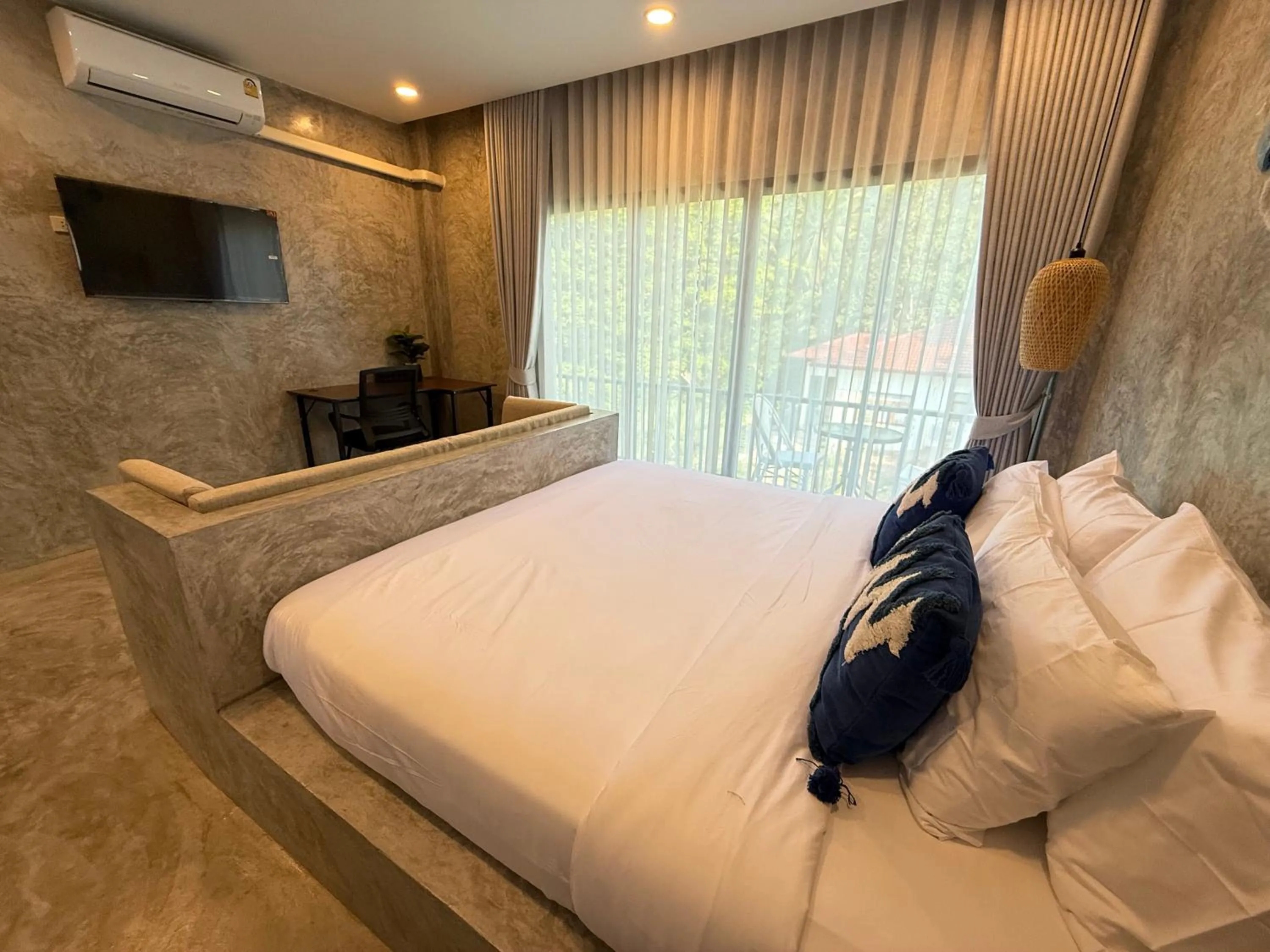 Bed in The Hidden Gem